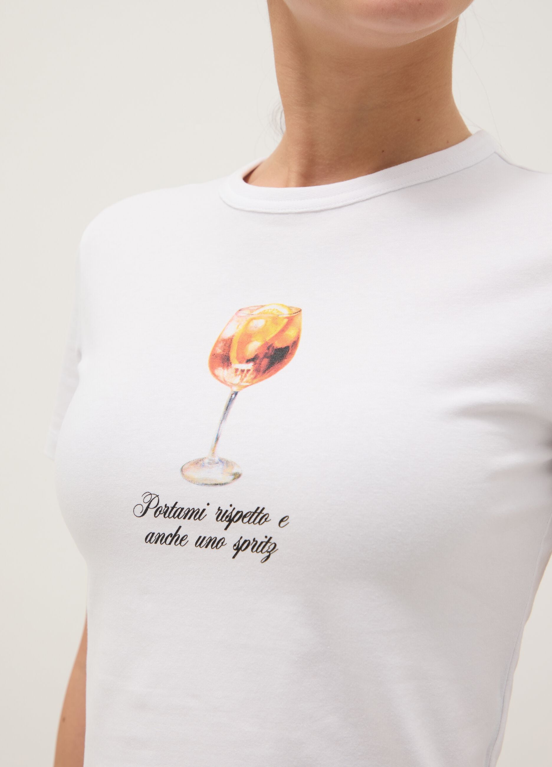 Regular fit white pure cotton T-shirt with spritz print