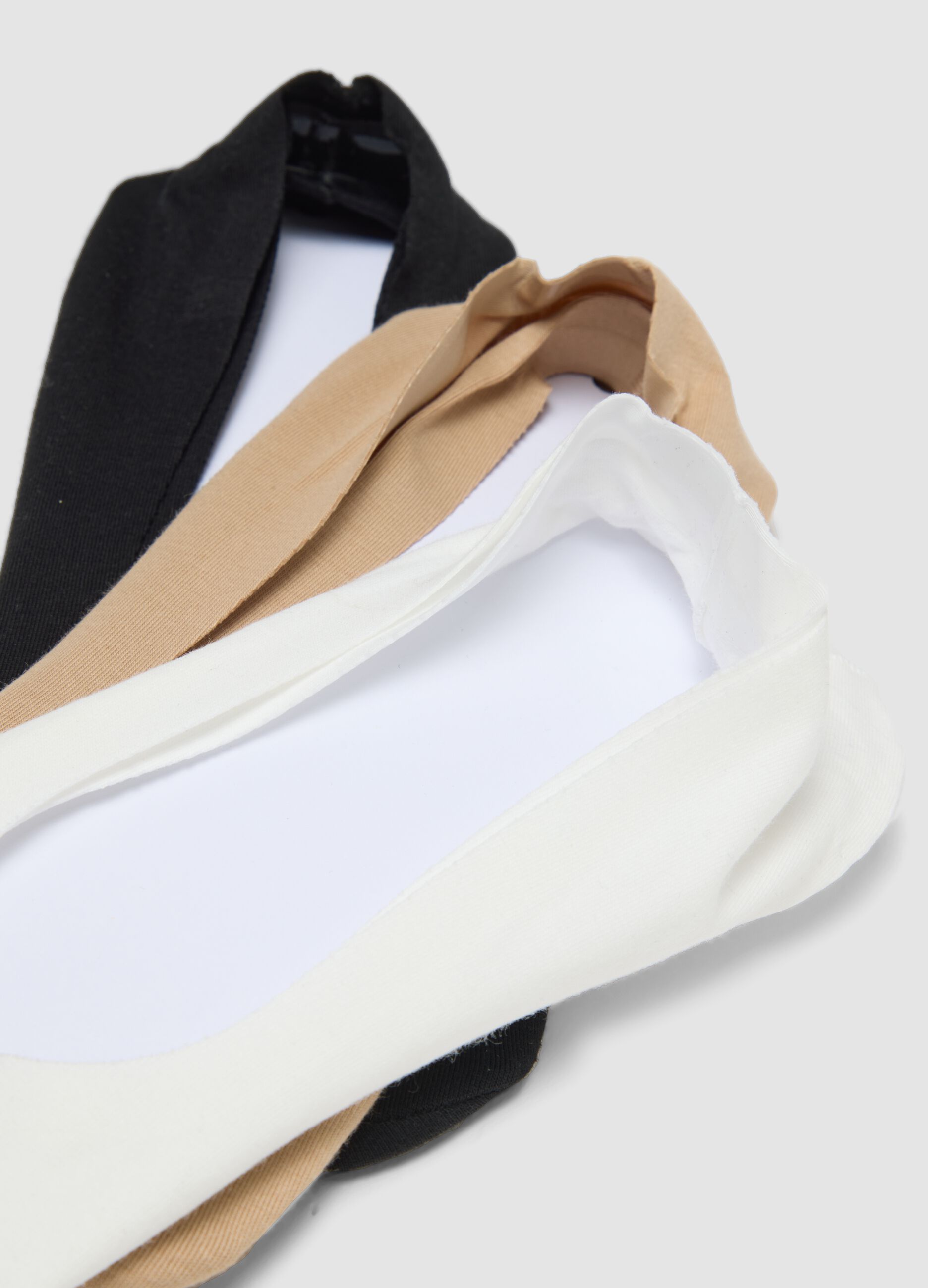 Three-pack of invisible multicolour stretch cotton-blend socks