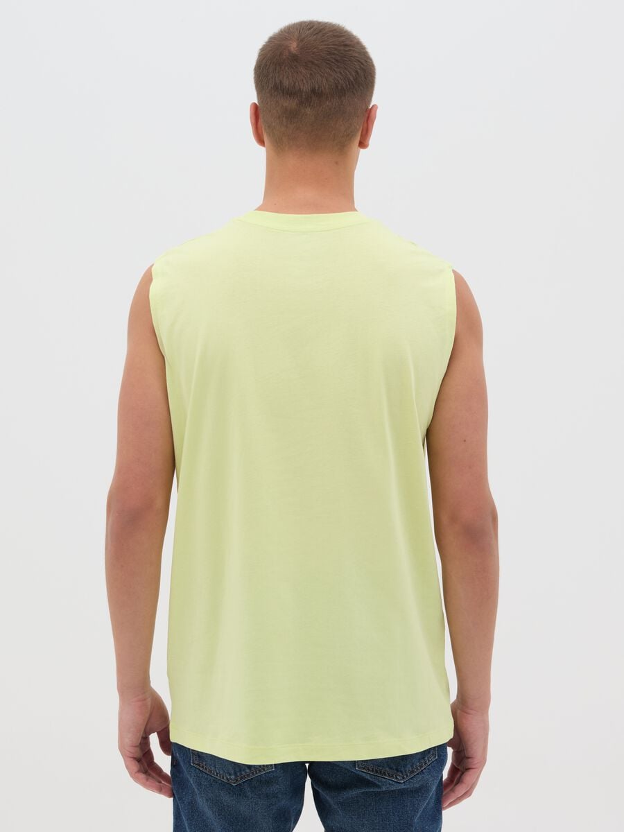 Men&rsquo;s yellow regular-fit vest top in 100% cotton with print_2