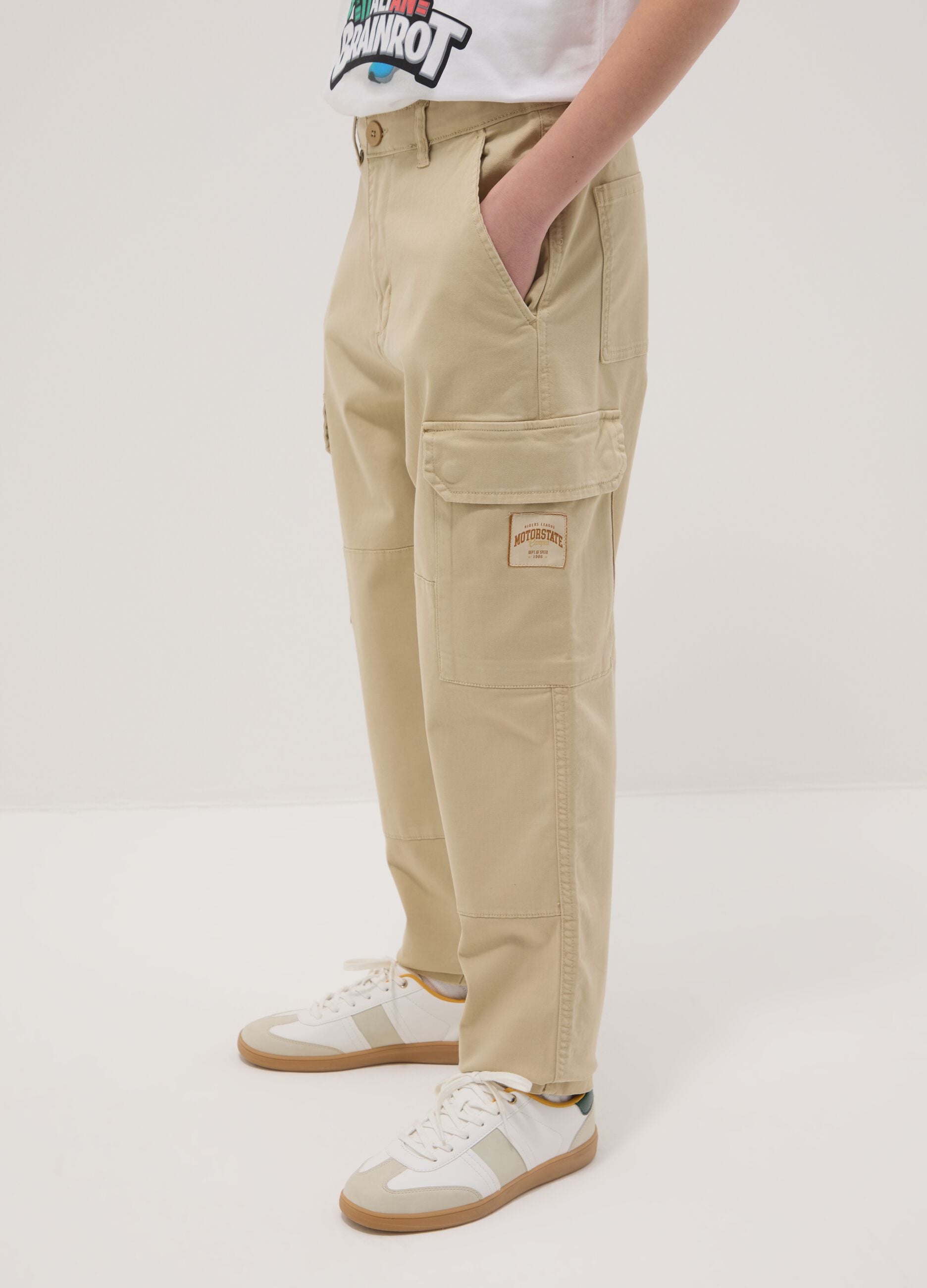 Boy's beige stretch cotton cargo trousers, regular fit