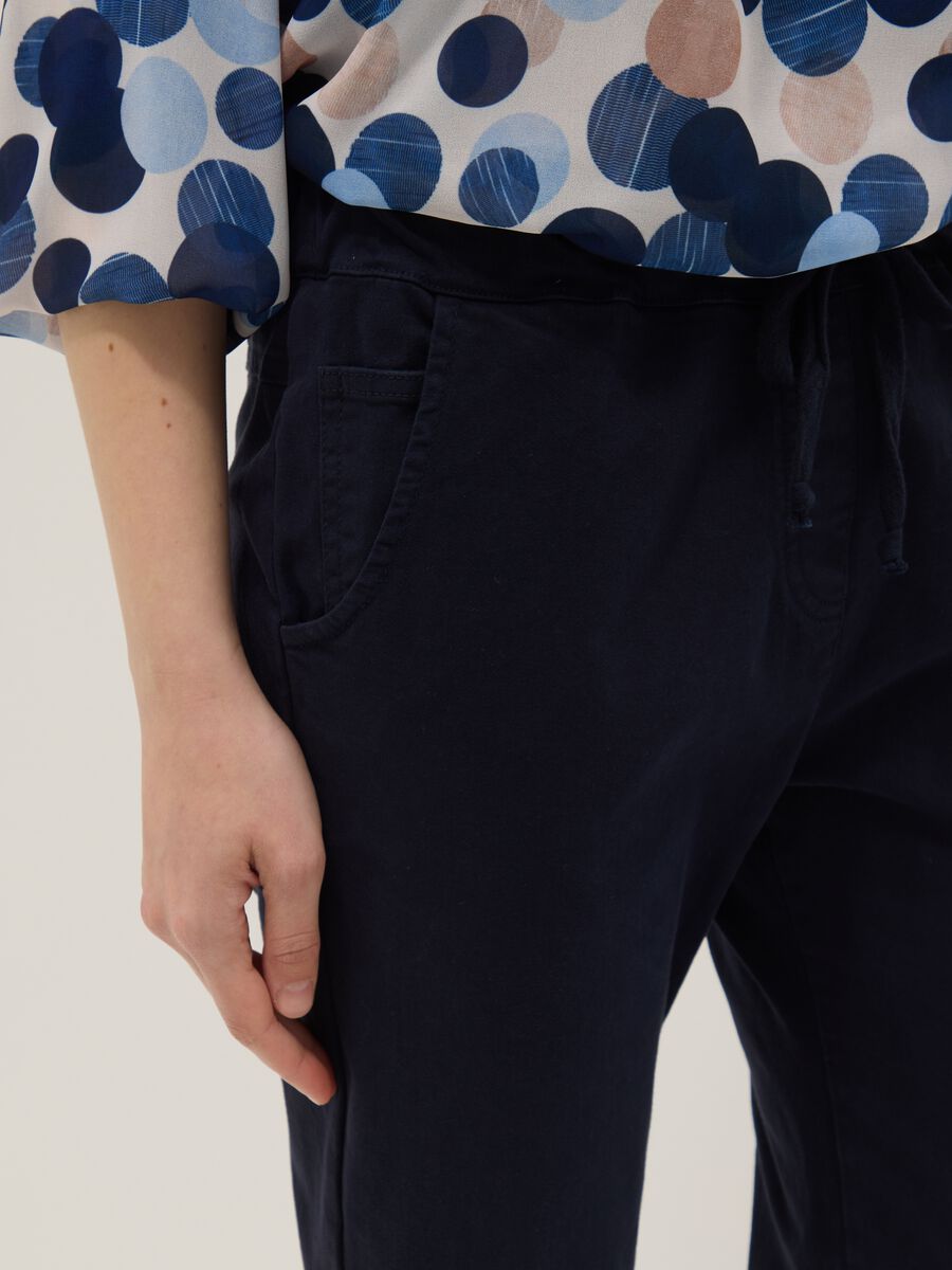 Blue stretch cotton paper bag trousers, regular fit_3