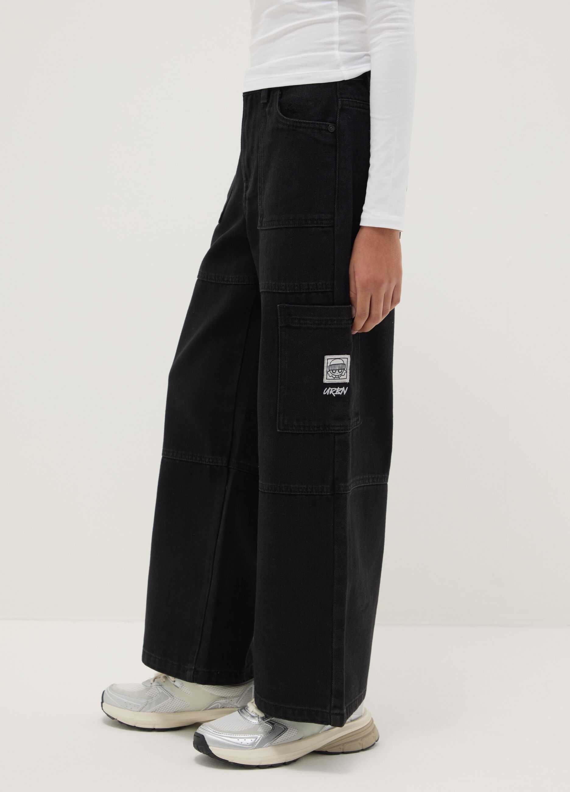 Black cotton blend cargo trousers for girls regular fit