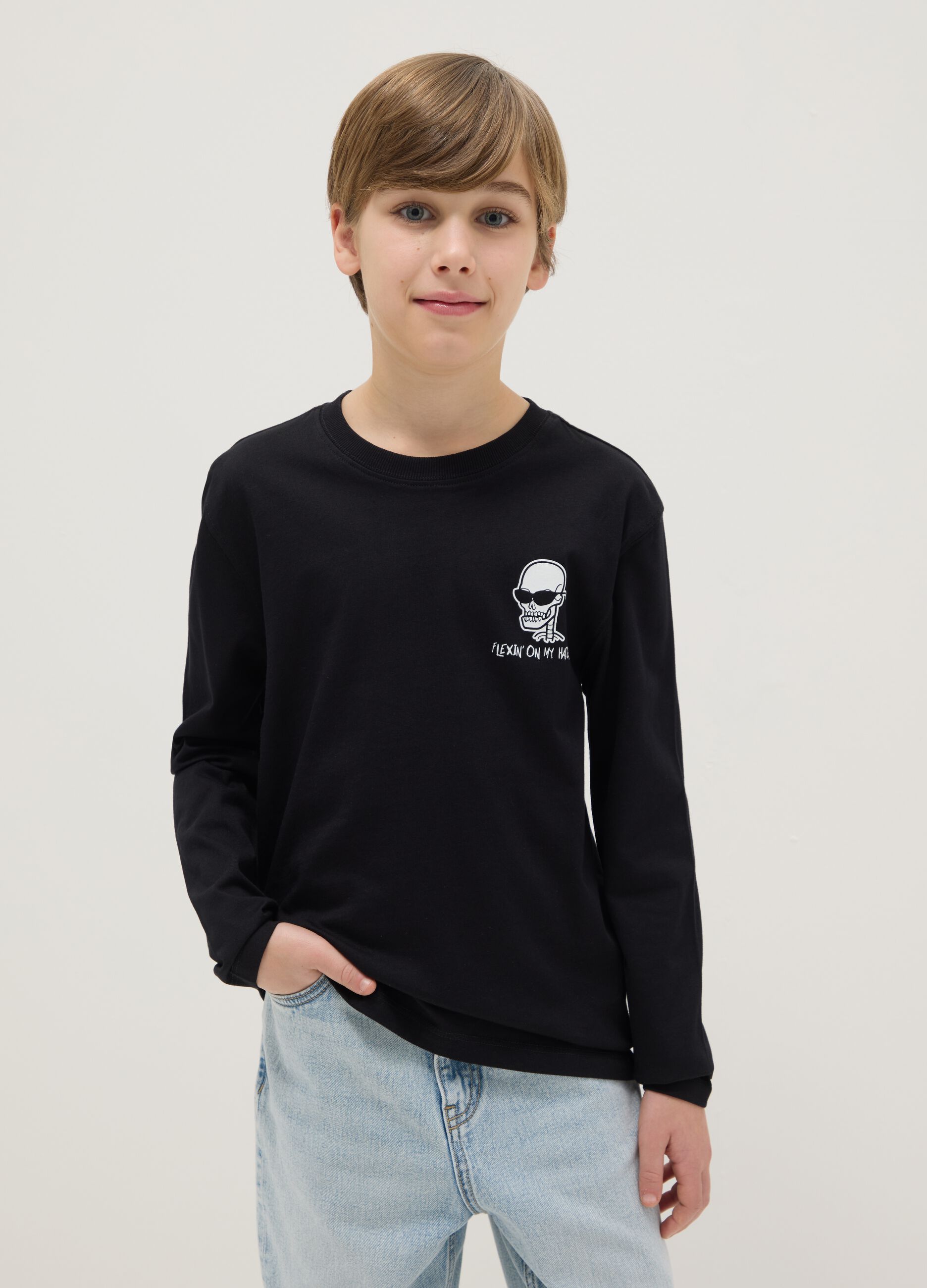 Boys' pure cotton black regular fit t-shirt with print