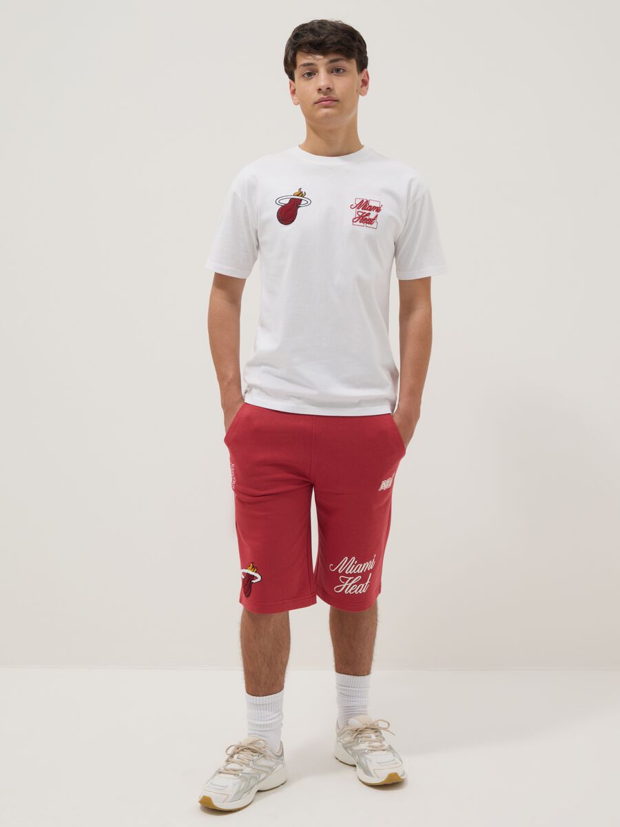 Red regular-fit cotton-blend shorts_0