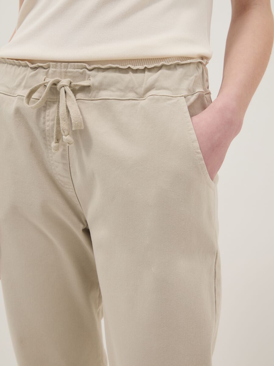 Beige stretch cotton paper bag trousers regular fit_3
