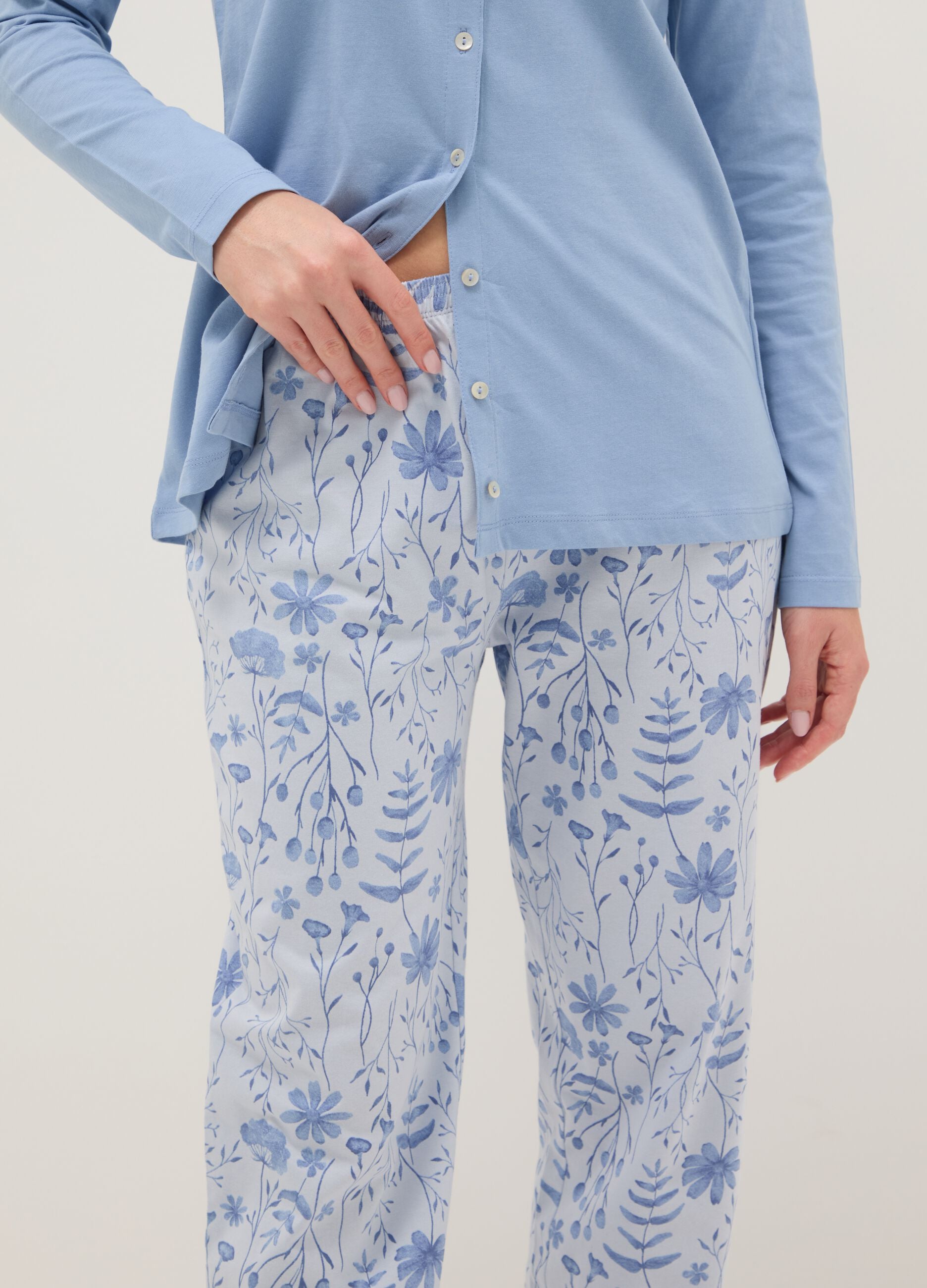 Blue pyjamas in pure cotton regular fit with floral details
