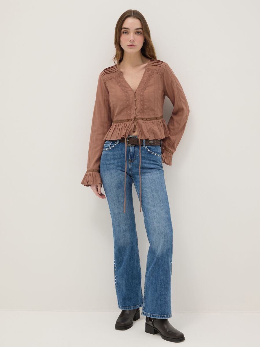Camicia in puro cotone marrone regular fit con volant_2