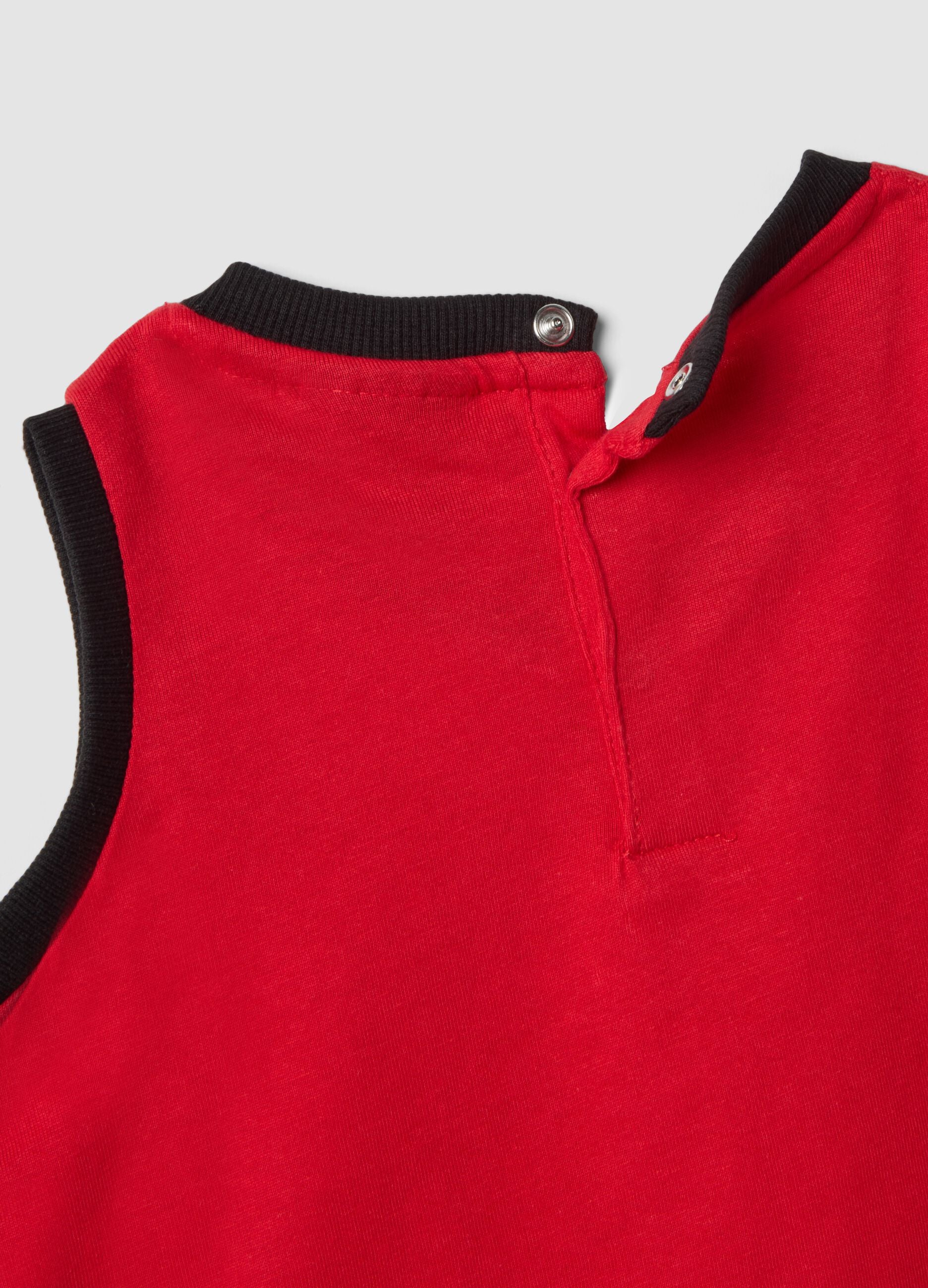Red pure cotton set with top and shorts for baby boy, regular fit