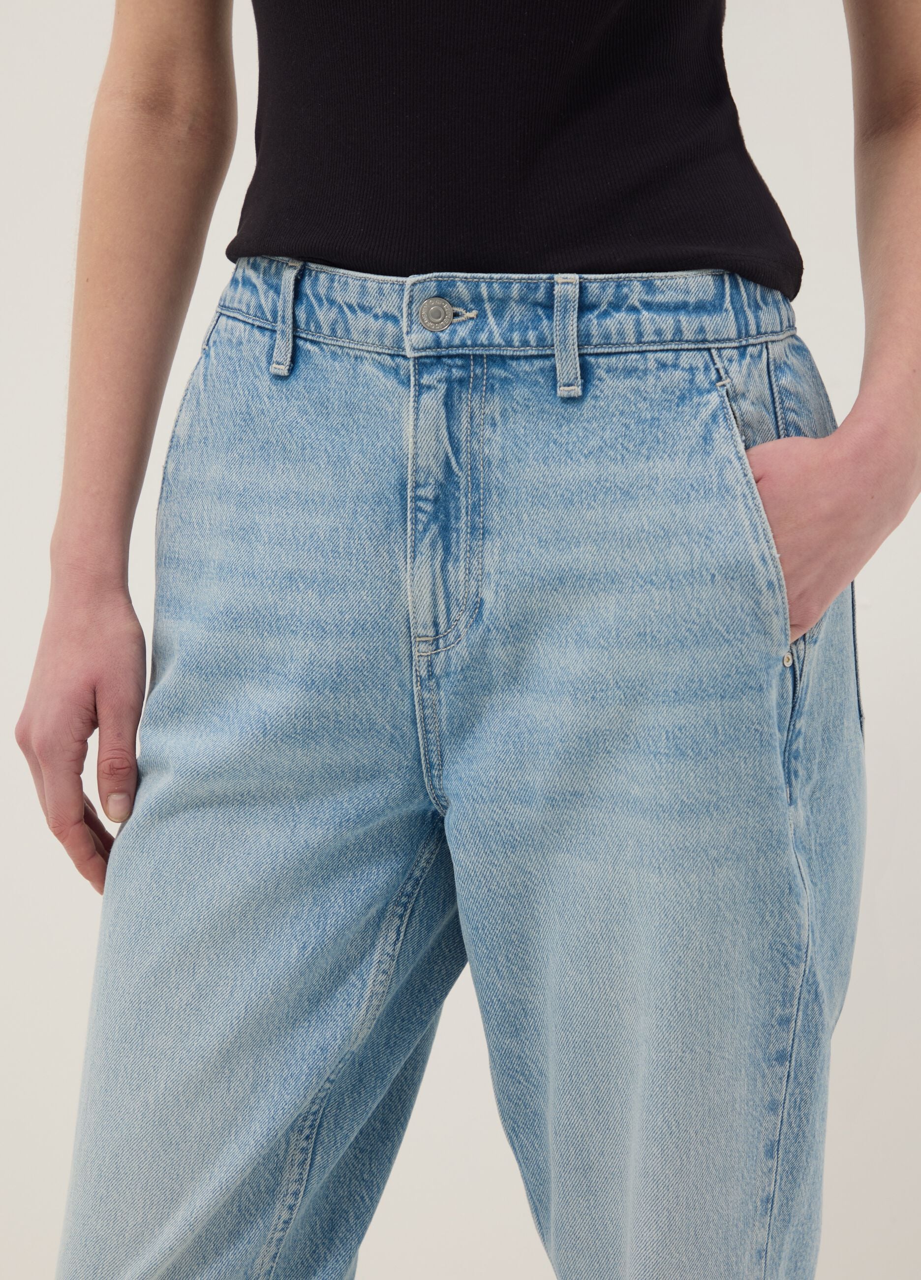 Light blue pure cotton denim carrot-fit jeans