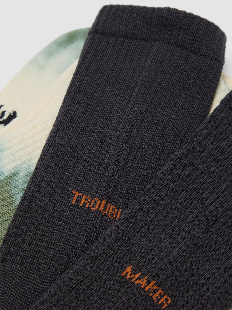Three-pack of multicoloured sports socks in stretch cotton_2
