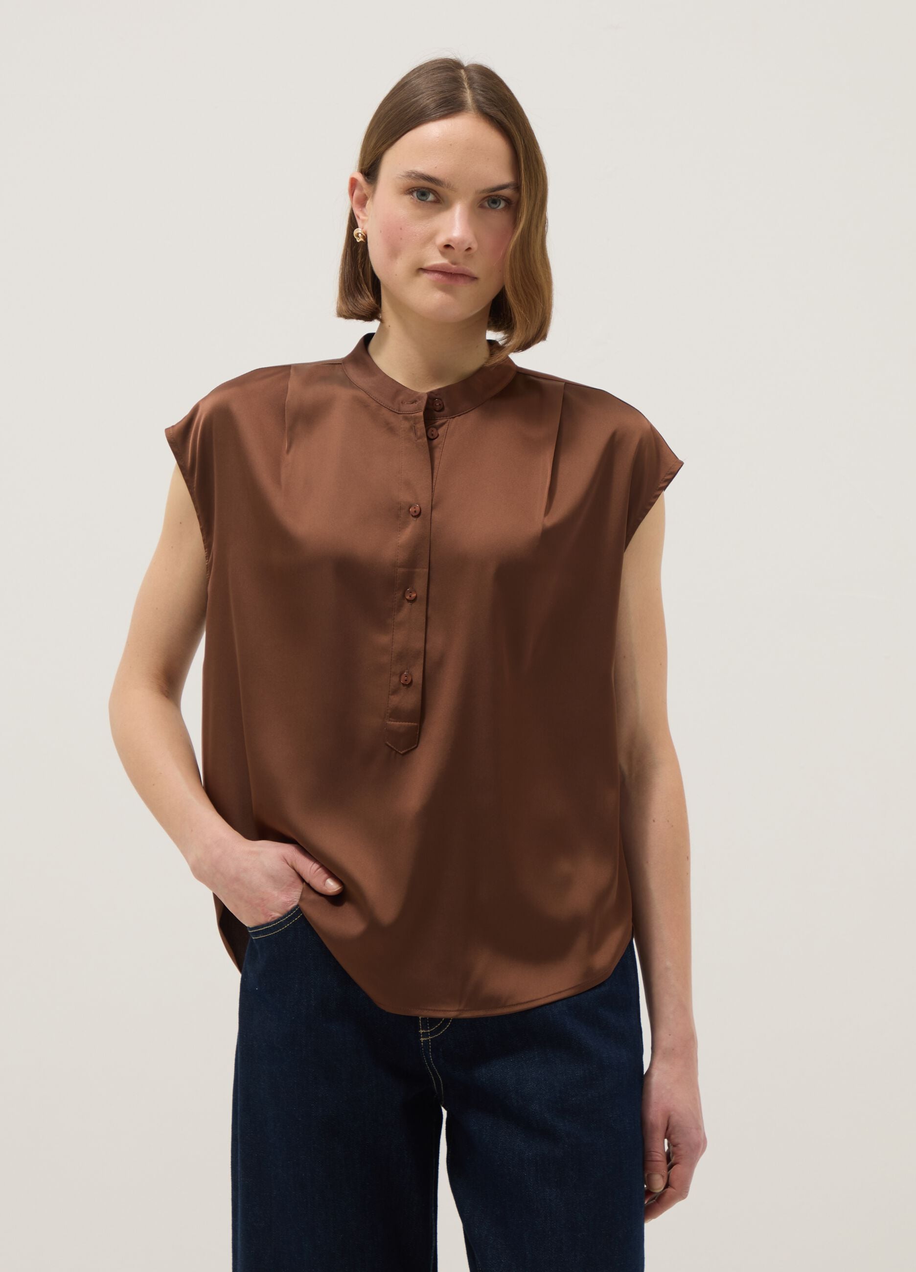 Brown short-sleeve blouse regular fit with mandarin collar
