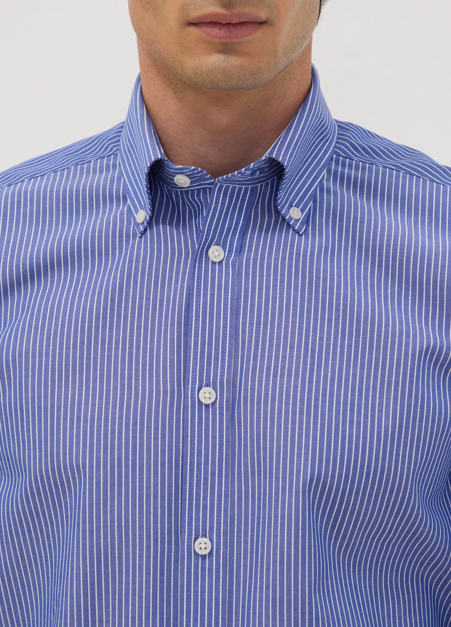Blue cotton-blend button-down collar shirt, slim fit, easy iron