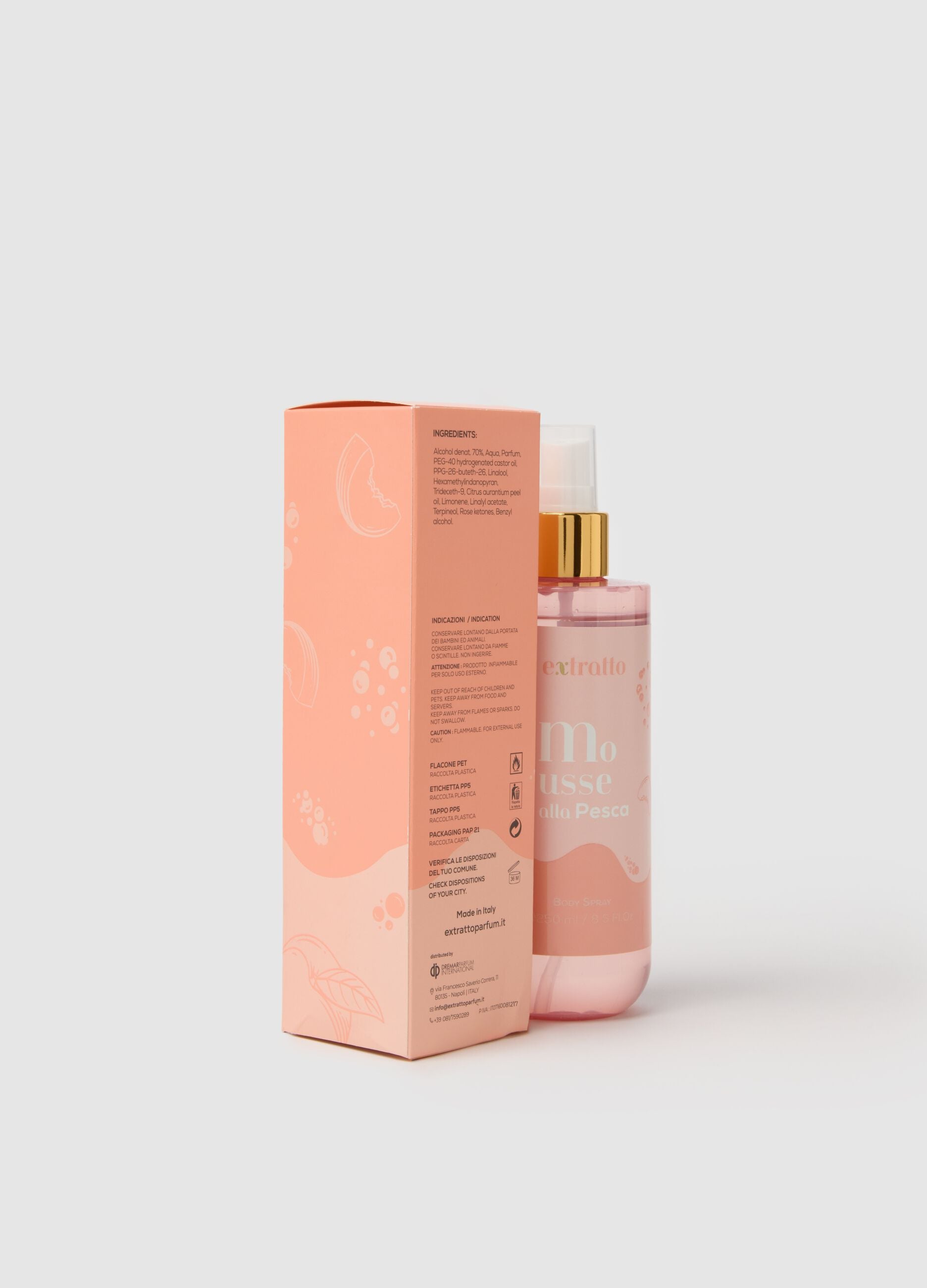 Body Spray with peach and tamarind notes, lively and sweet, fresh and intense.