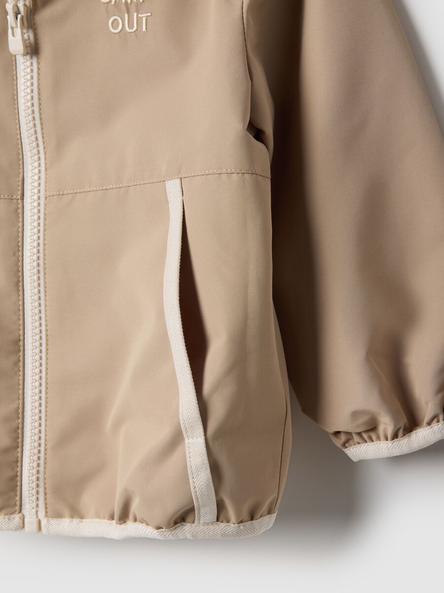 Giacca beige regular fit con cappuccio per bimbo_3