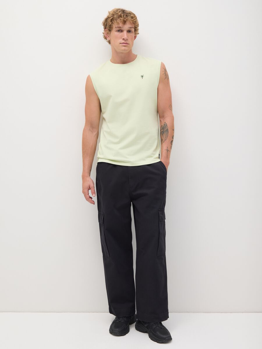 Men&rsquo;s green vest top in 100% cotton with regular fit_1