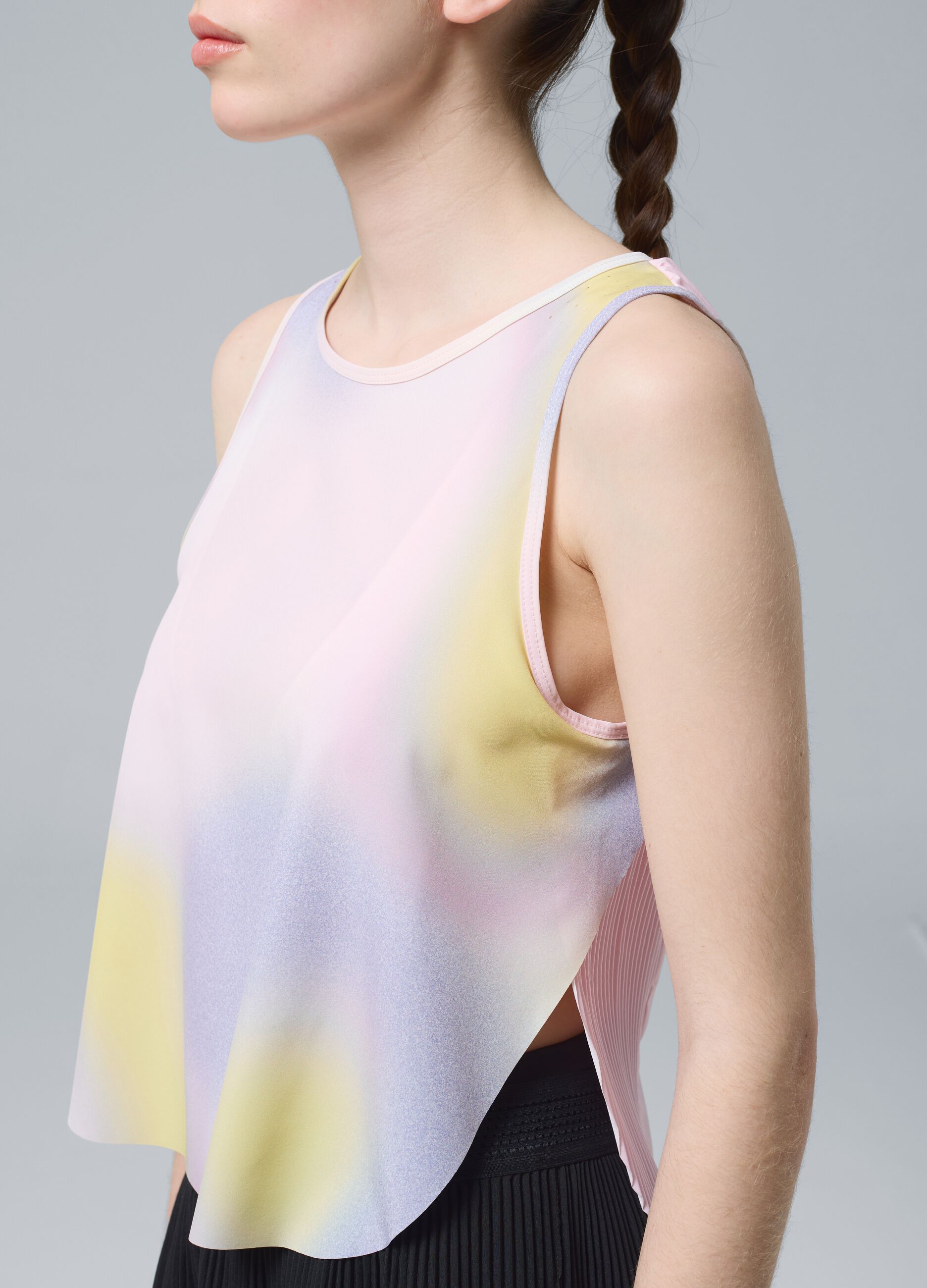 ALTAVIA COURT pleated technical sports vest with tie-dye effect