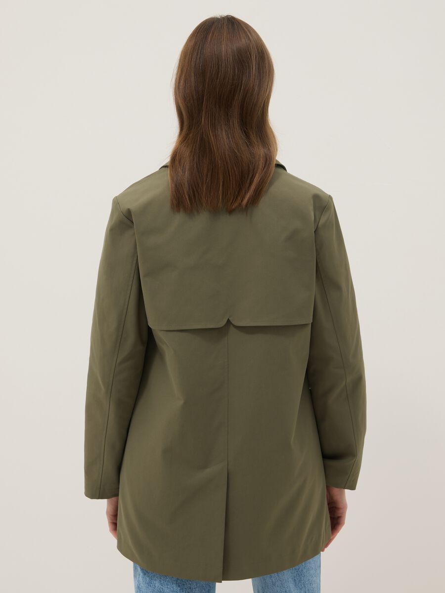 Green jacket with collar and buttons_3