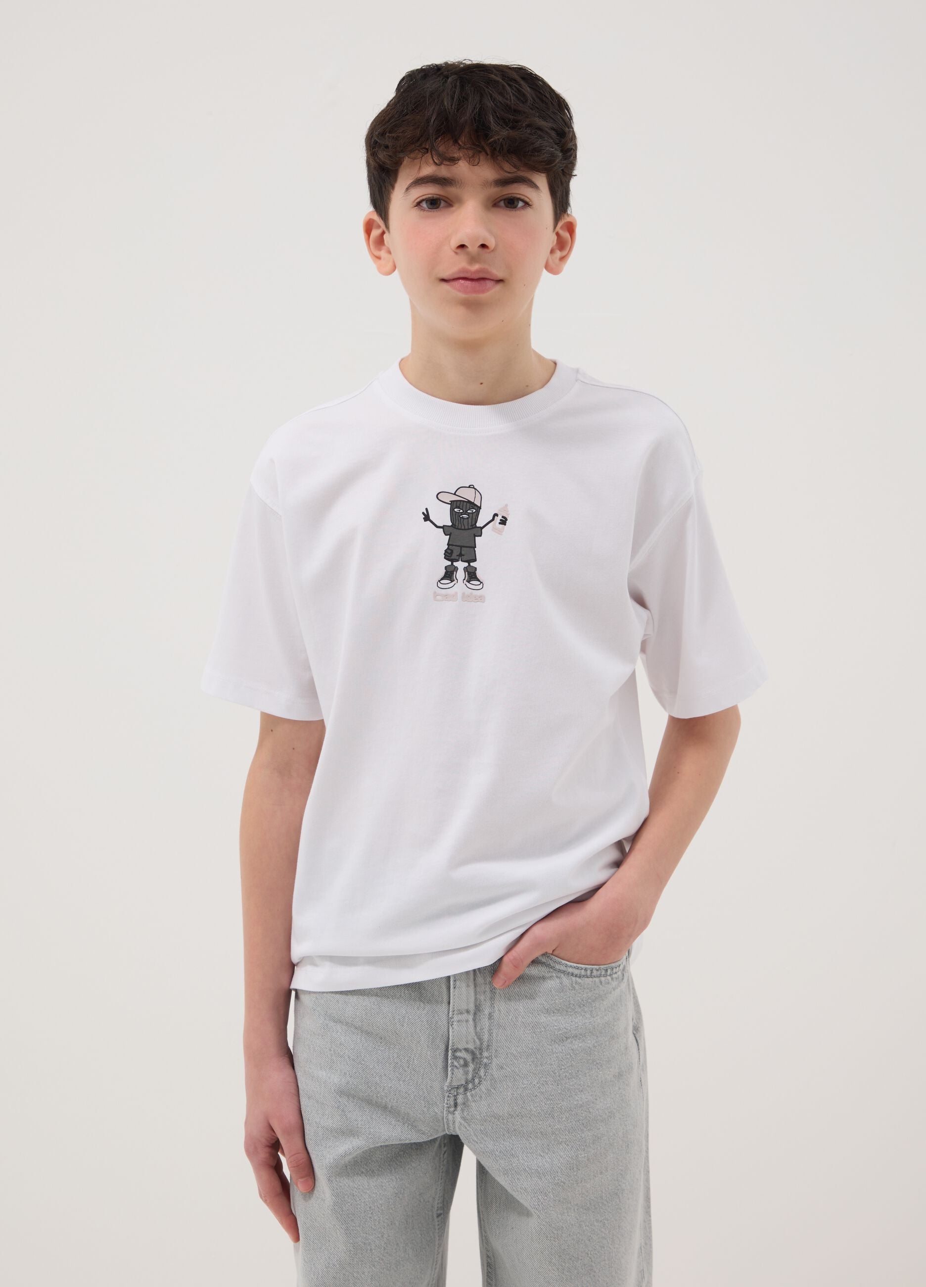 Oversized fit pure white cotton boy's T-shirt with print