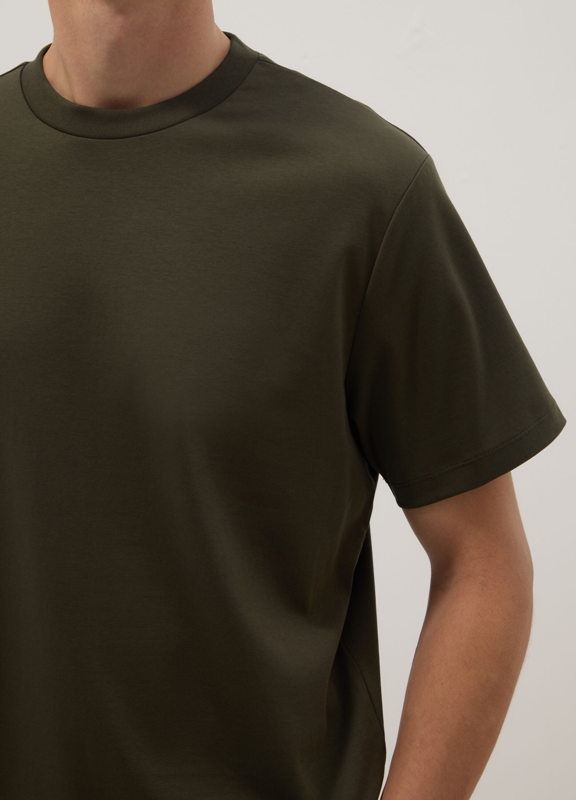 Green crew neck T-shirt in pure cotton regular fit
