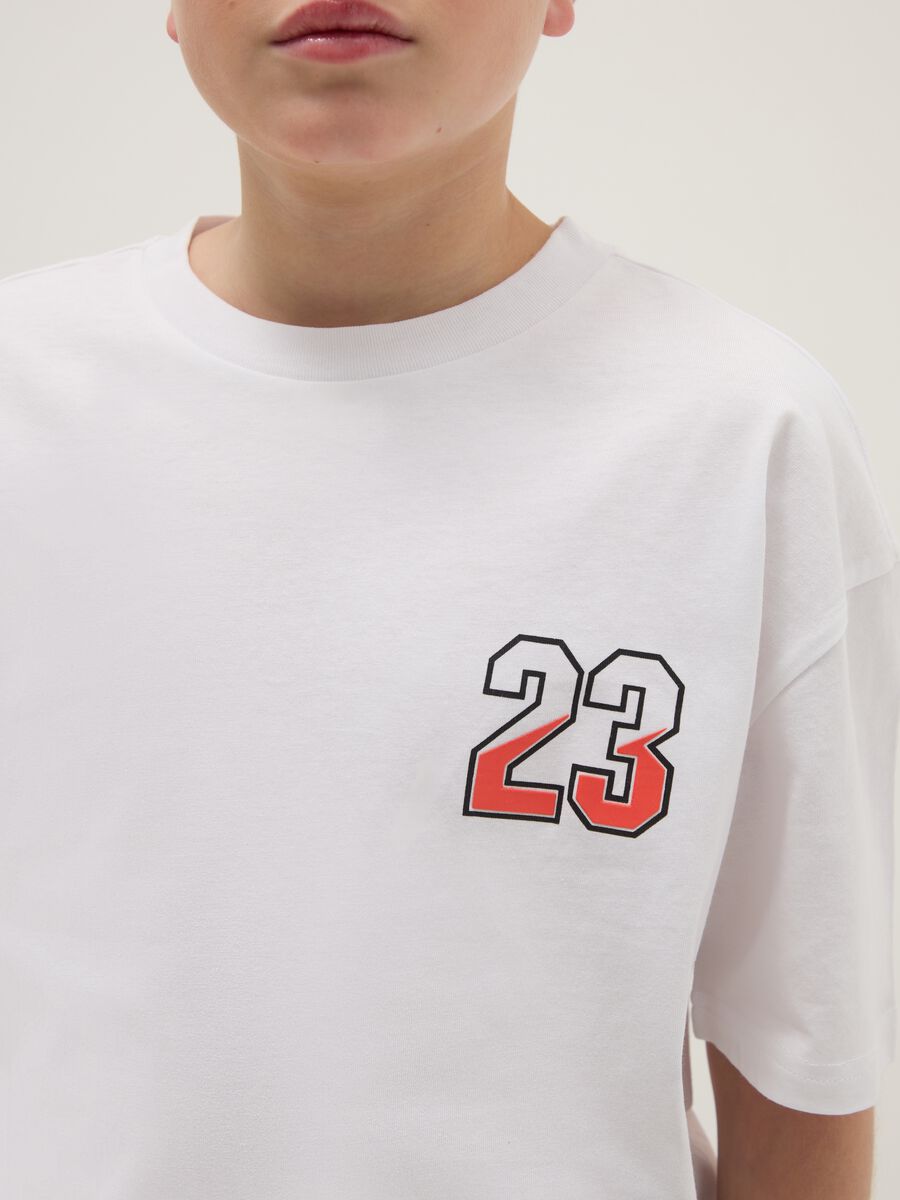 Oversized white cotton kids' T-shirt with print_2