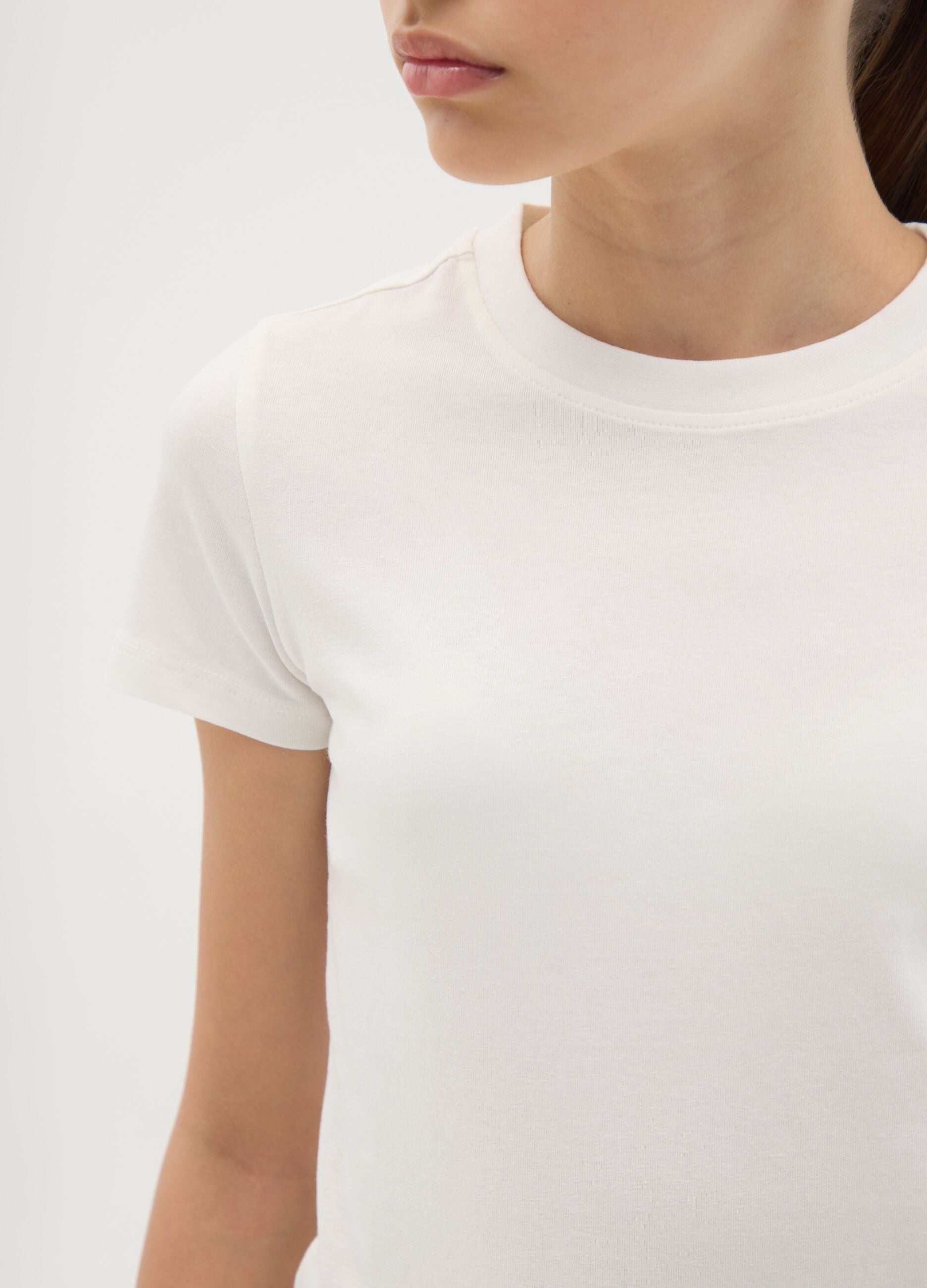 Girls&rsquo; white fitted T-shirt in stretch cotton