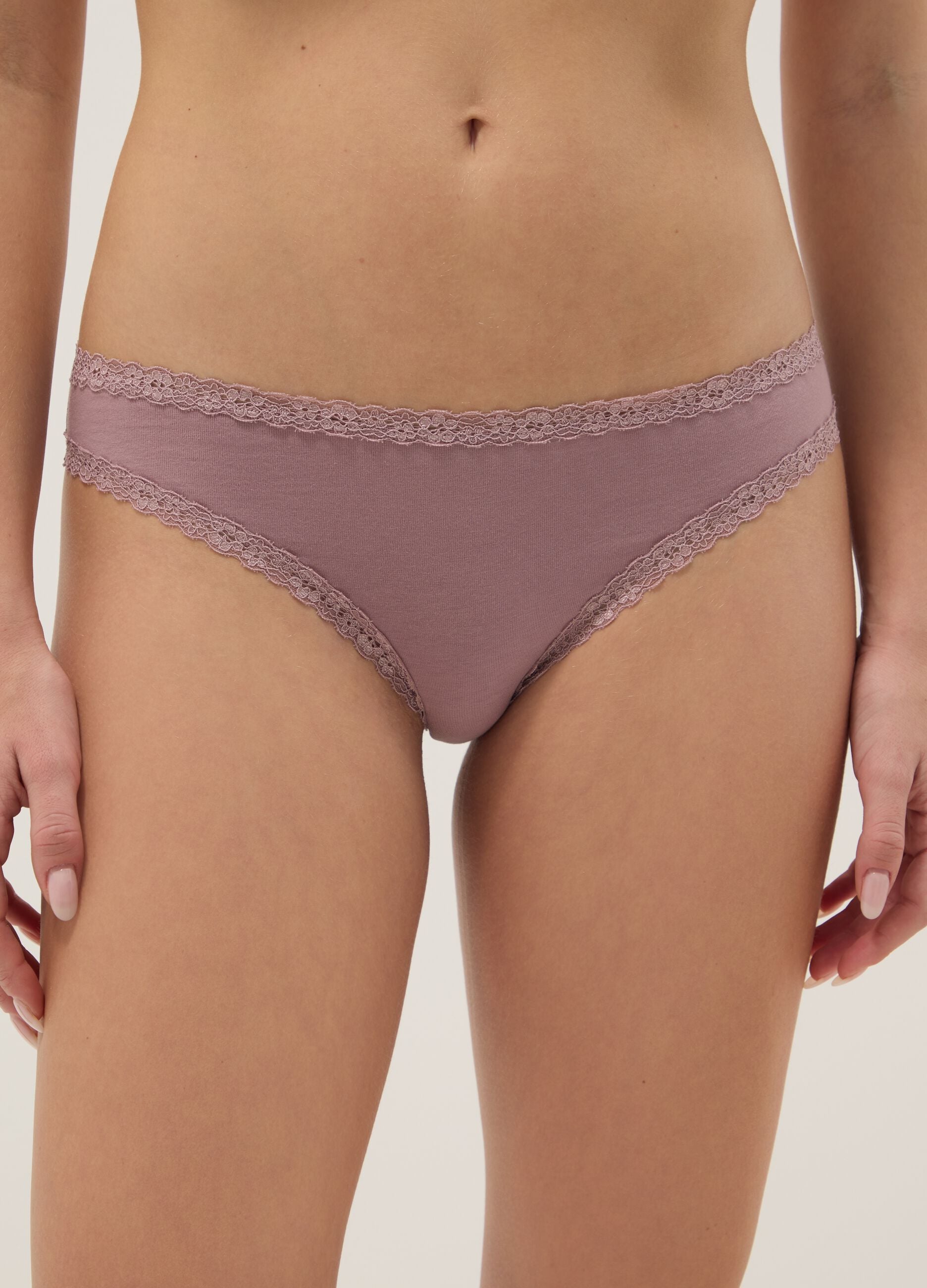 Regular fit pink stretch cotton briefs with lace