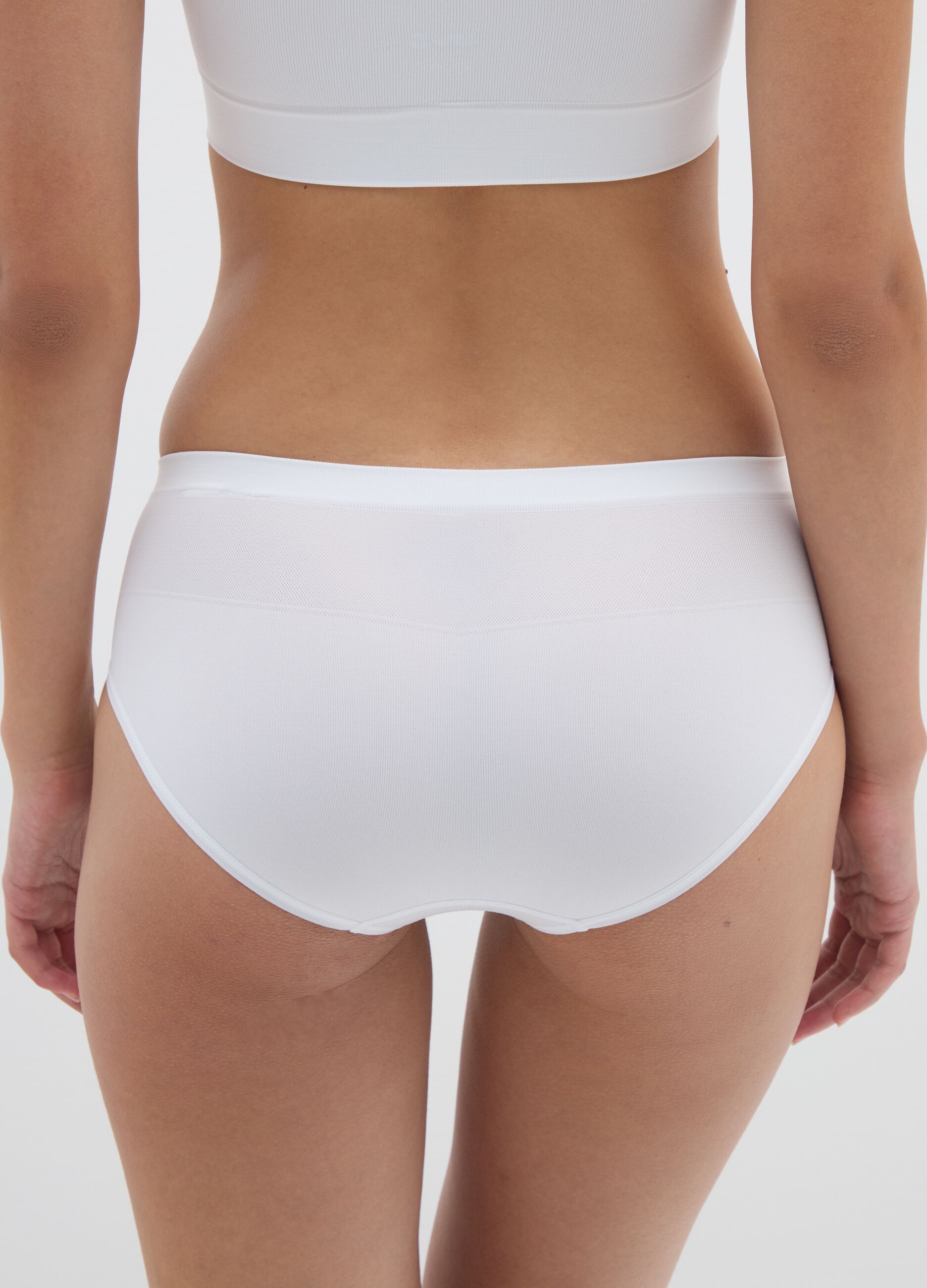 White stretch blend brief regular fit
