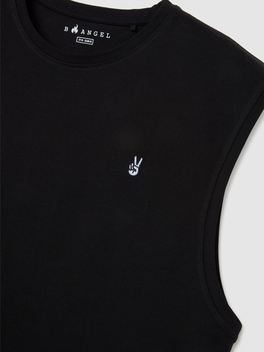Men&rsquo;s black regular-fit vest top in 100% cotton with embroidery_5