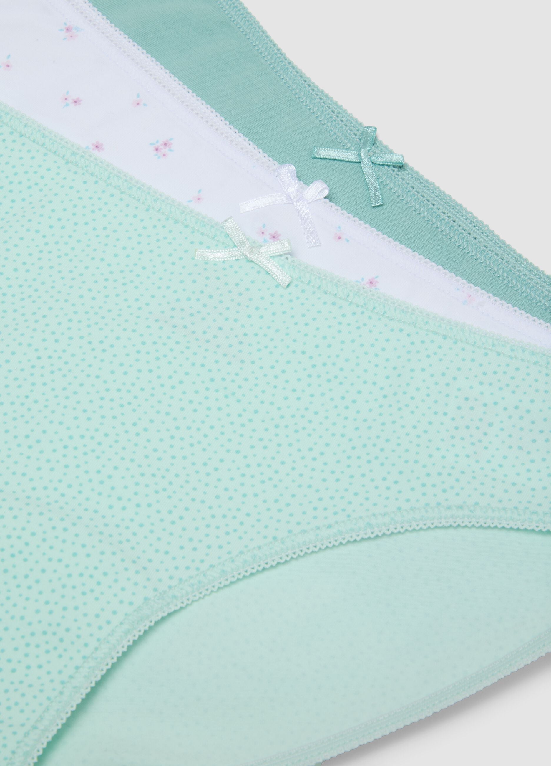 Seven-pack of multicolour girls&rsquo; briefs in stretch organic cotton