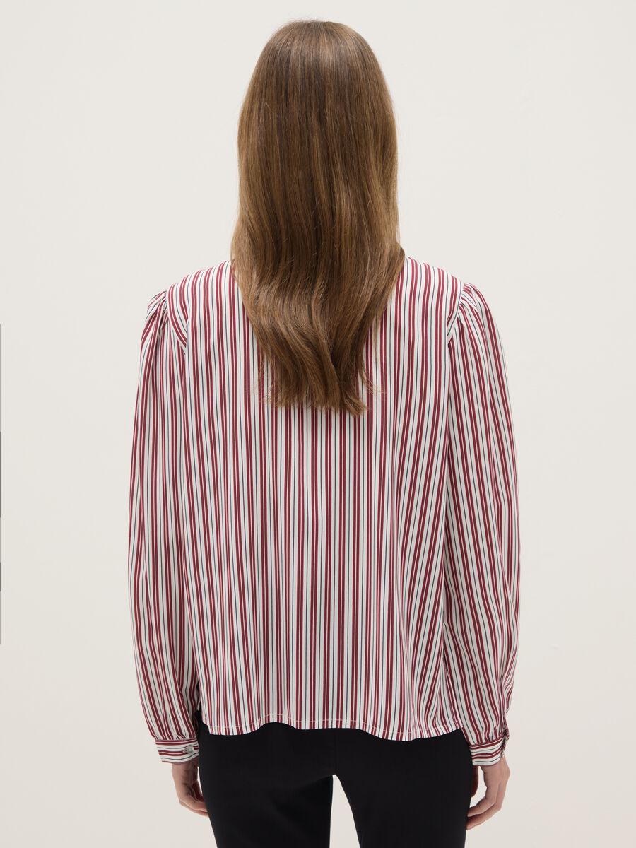 Regular red shirt with stripes in pure viscose_2