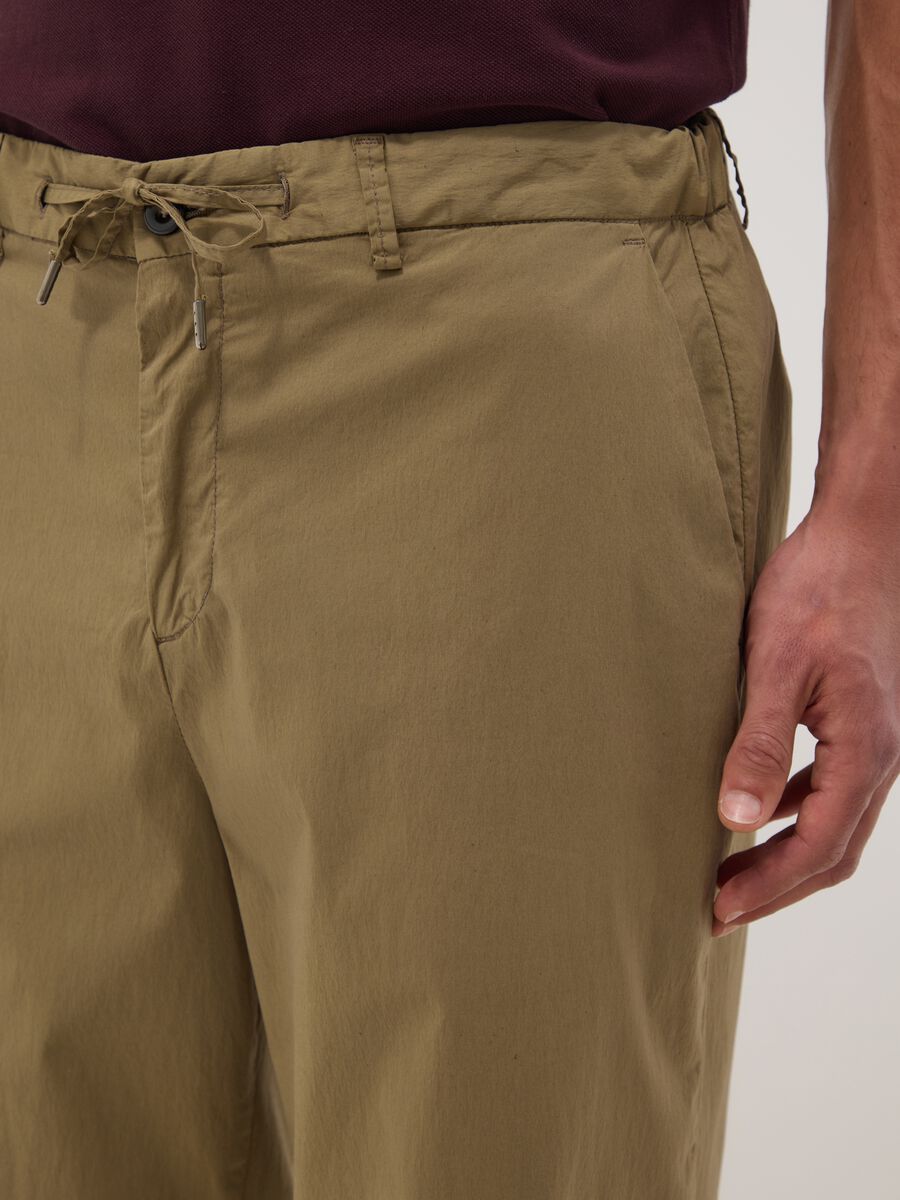 Brown stretch-cotton chino trousers_3