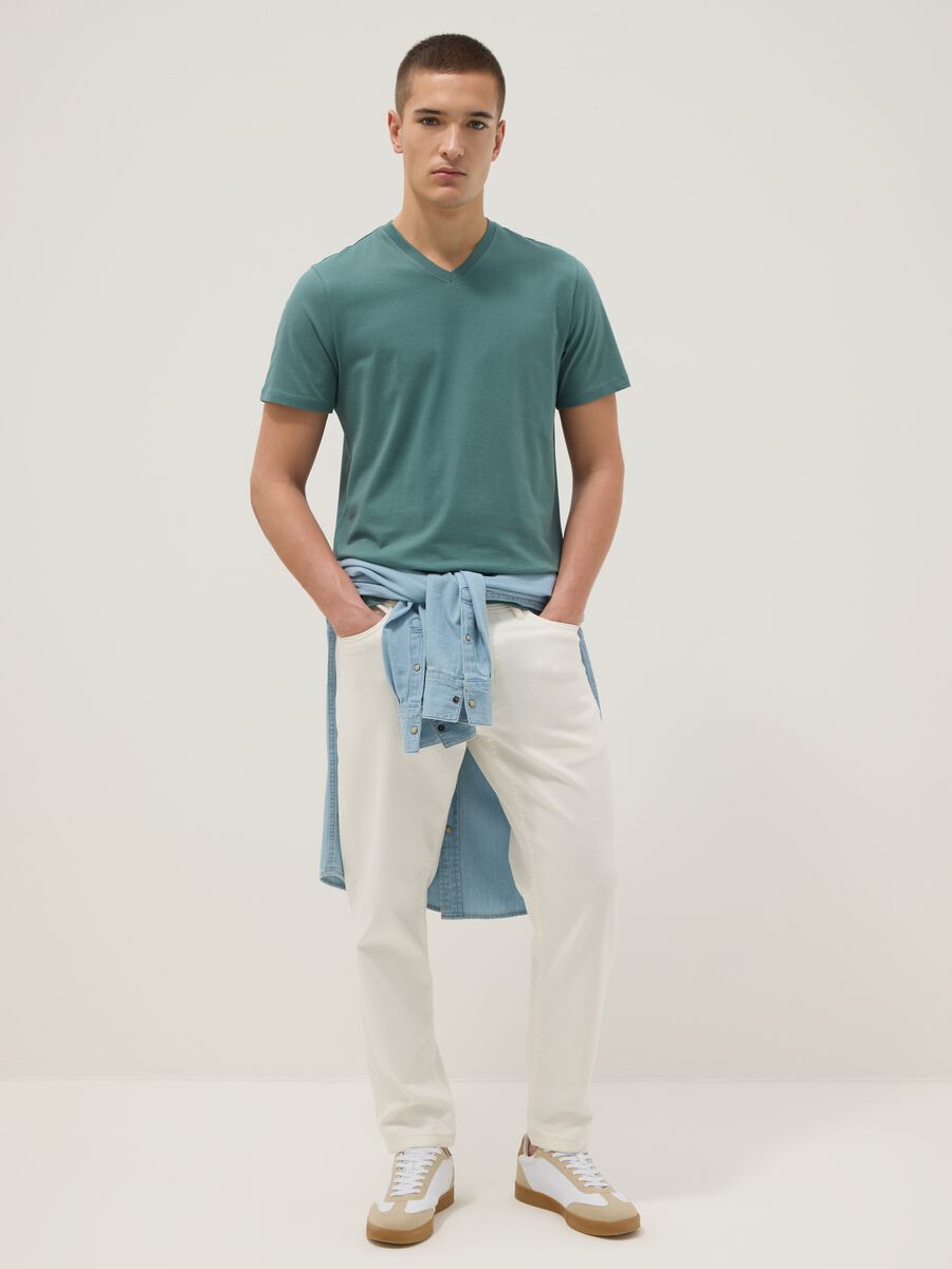 Green pure cotton V-neck regular fit T-shirt_2