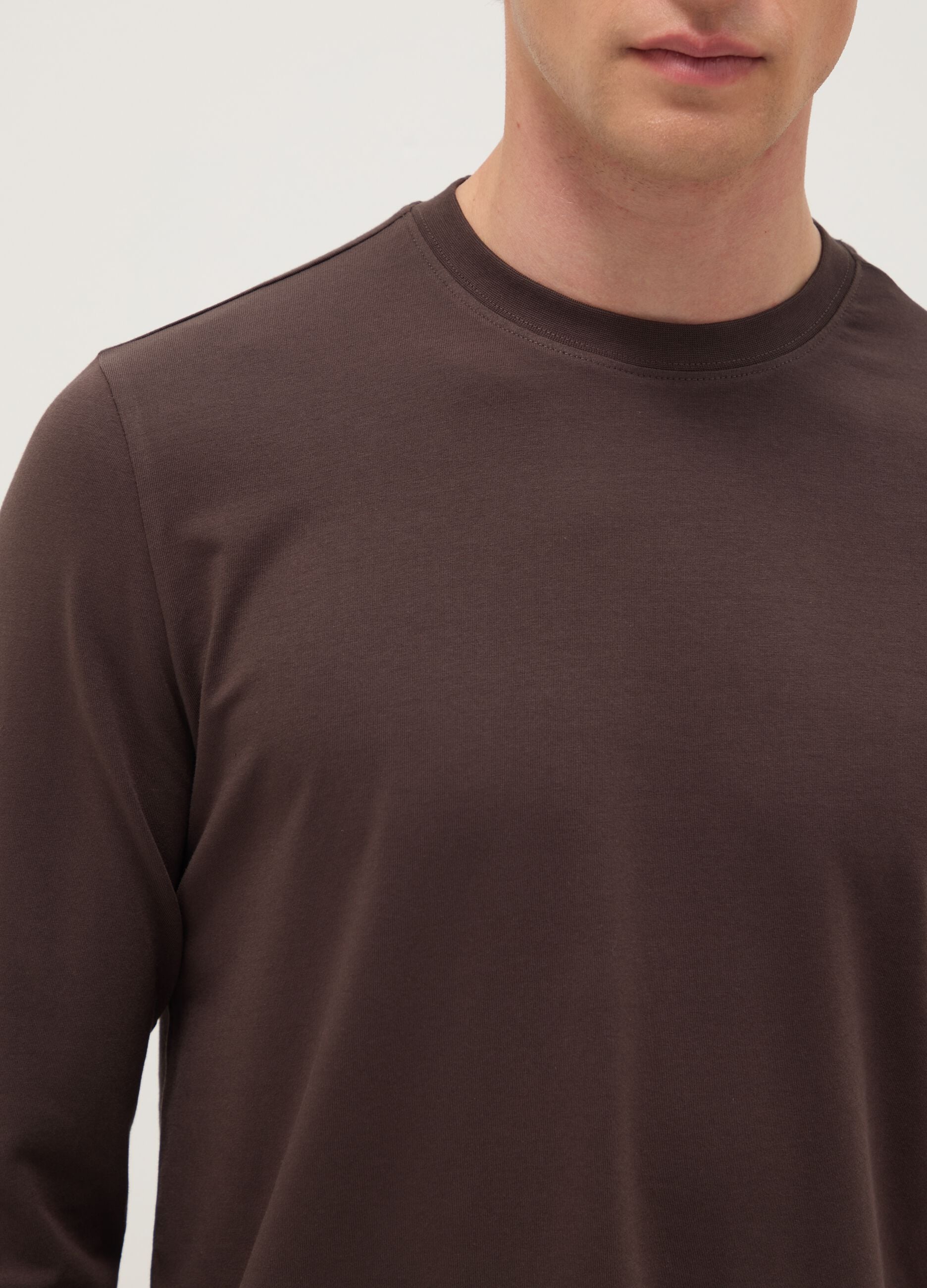 Regular fit stretchy cotton long sleeve brown t-shirt