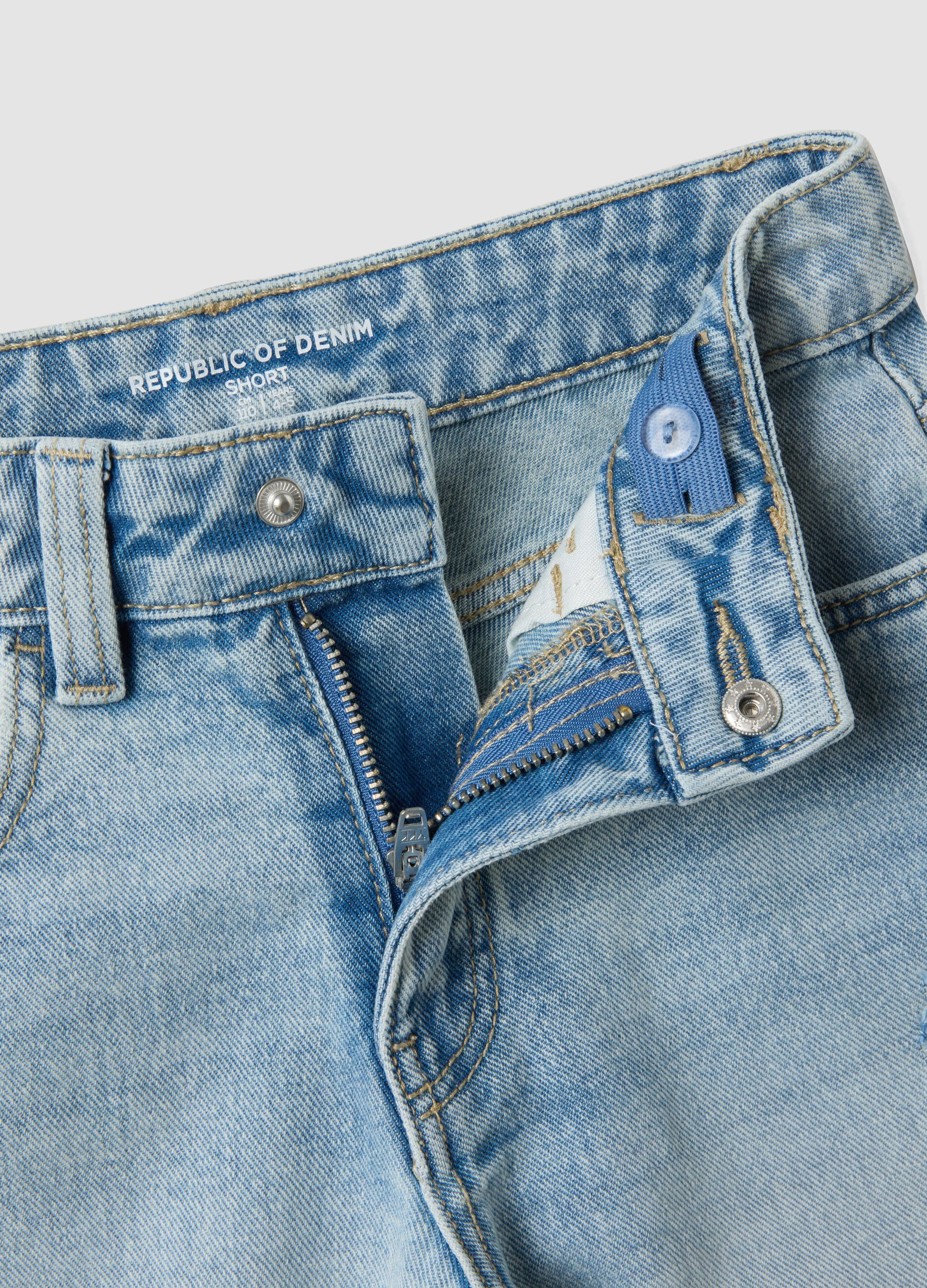 Wide-leg denim shorts