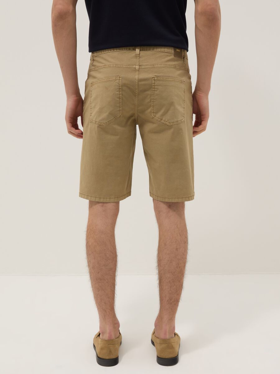Beige regular-fit stretch cotton Bermuda shorts_2