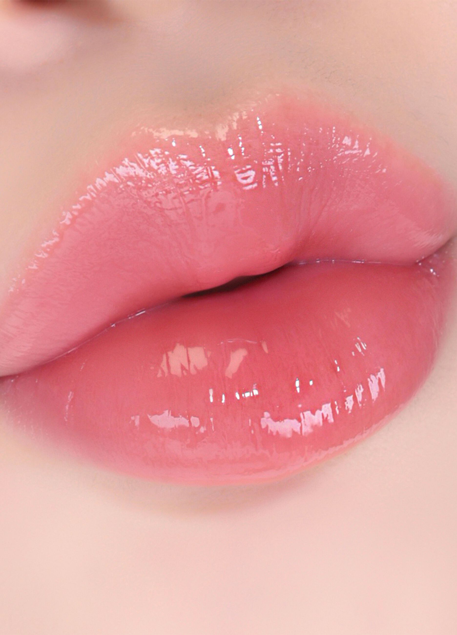 Water-based lip stain, offering great luminosity with a light, long-lasting finish