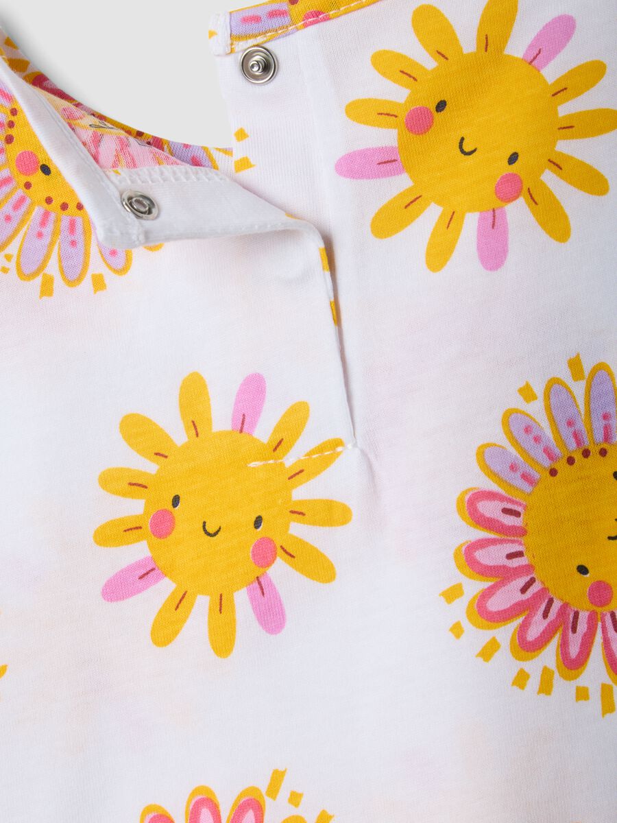 Multicolour pure cotton short baby pyjamas with floral print_2