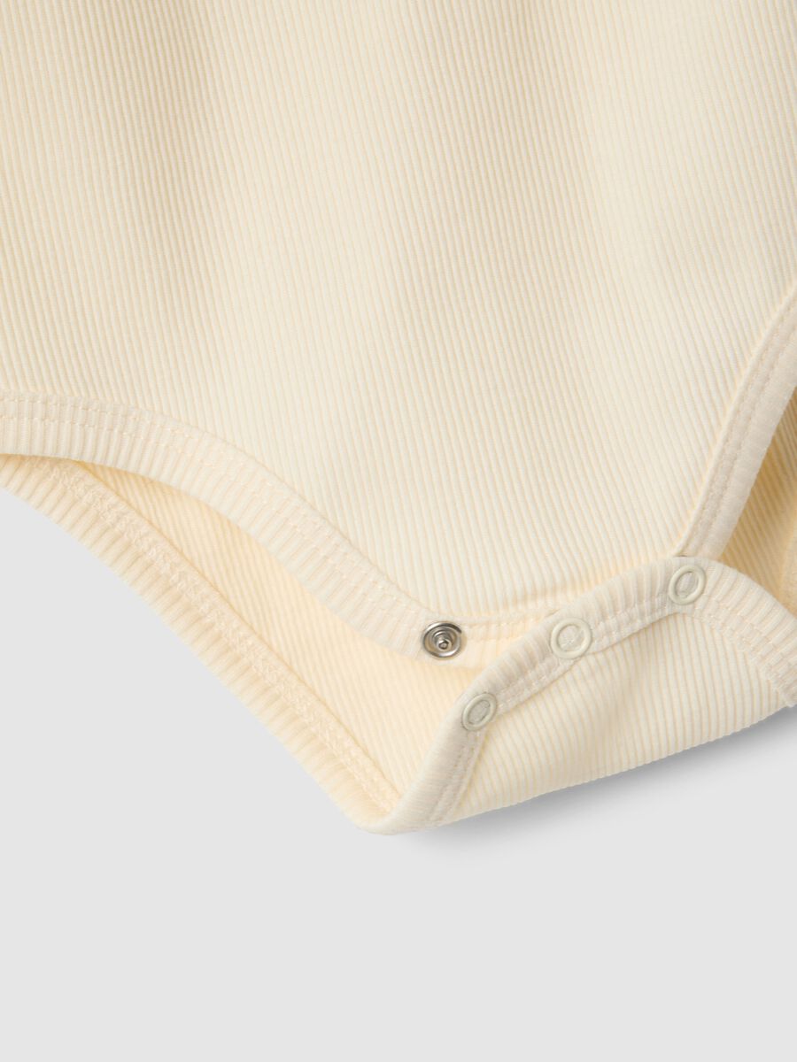 Baby's pure cotton beige striped bodysuit with ruched collar_3
