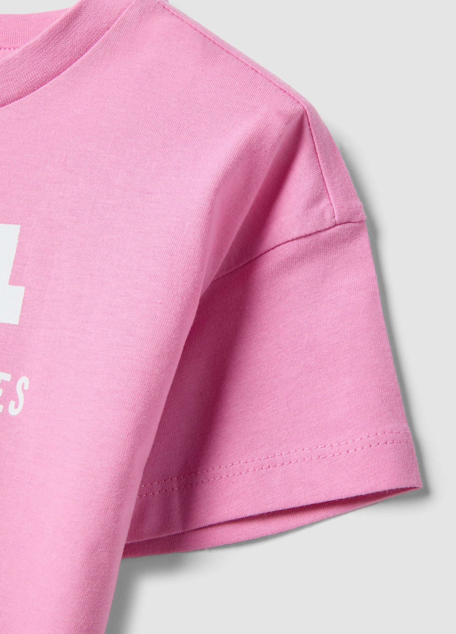 Pink pure cotton T-shirt for girls with strawberry print