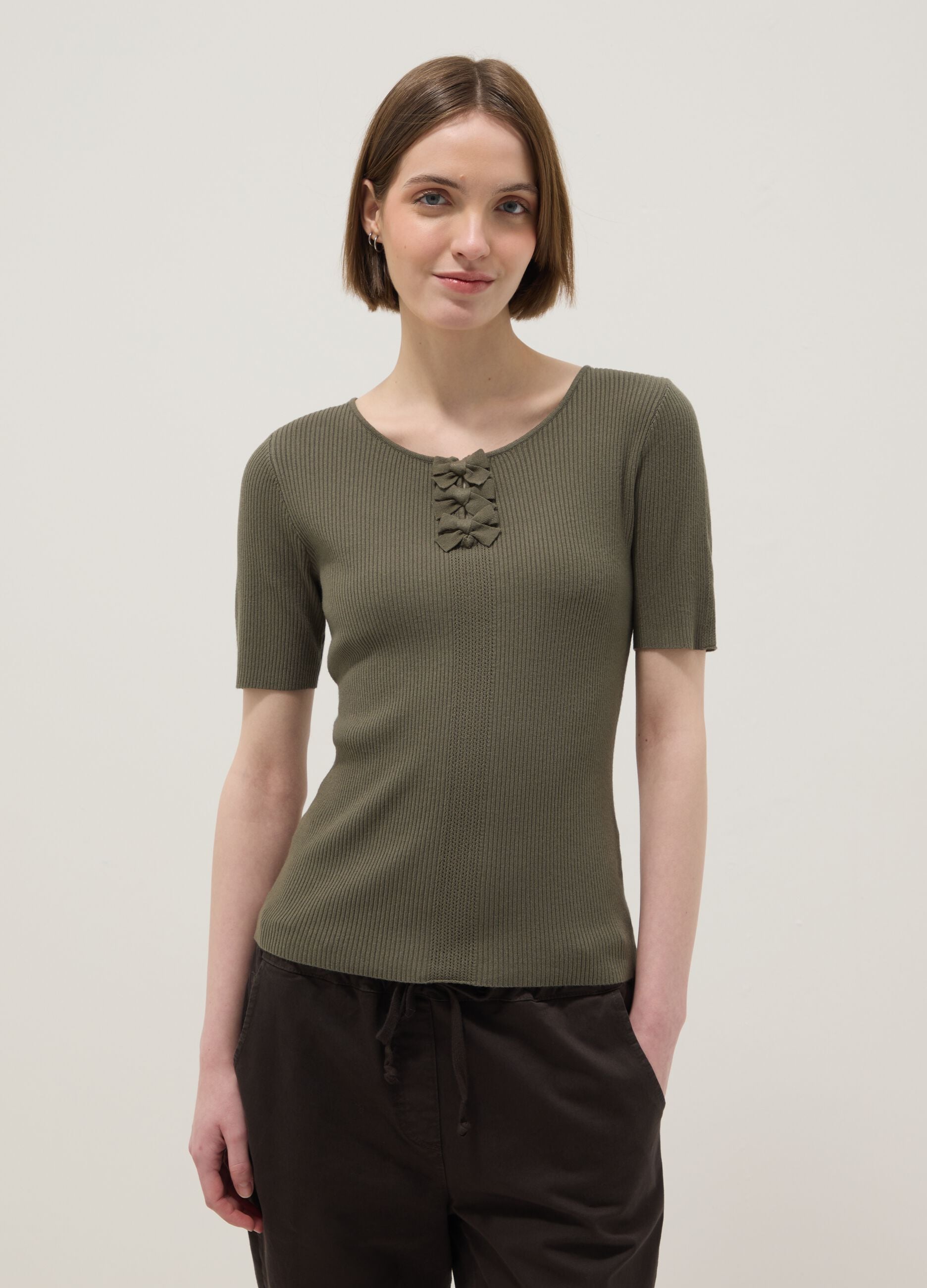 Regular fit green viscose blend T-shirt with bows