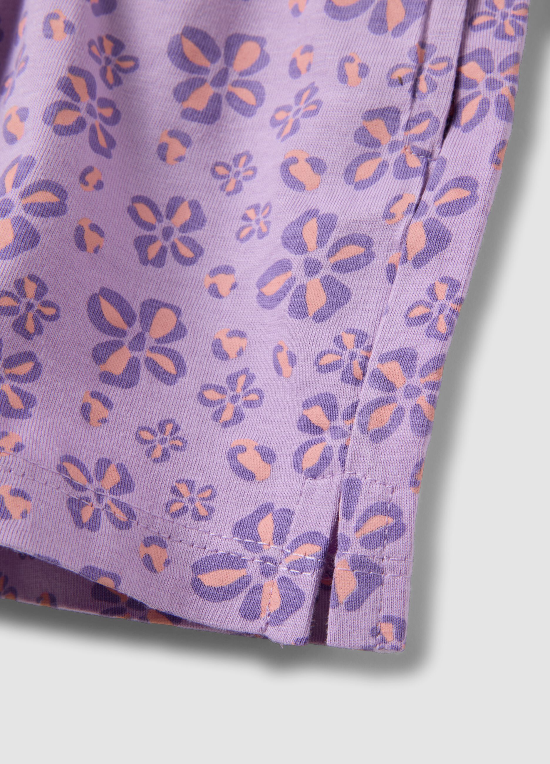 Purple pure cotton shorts with floral print