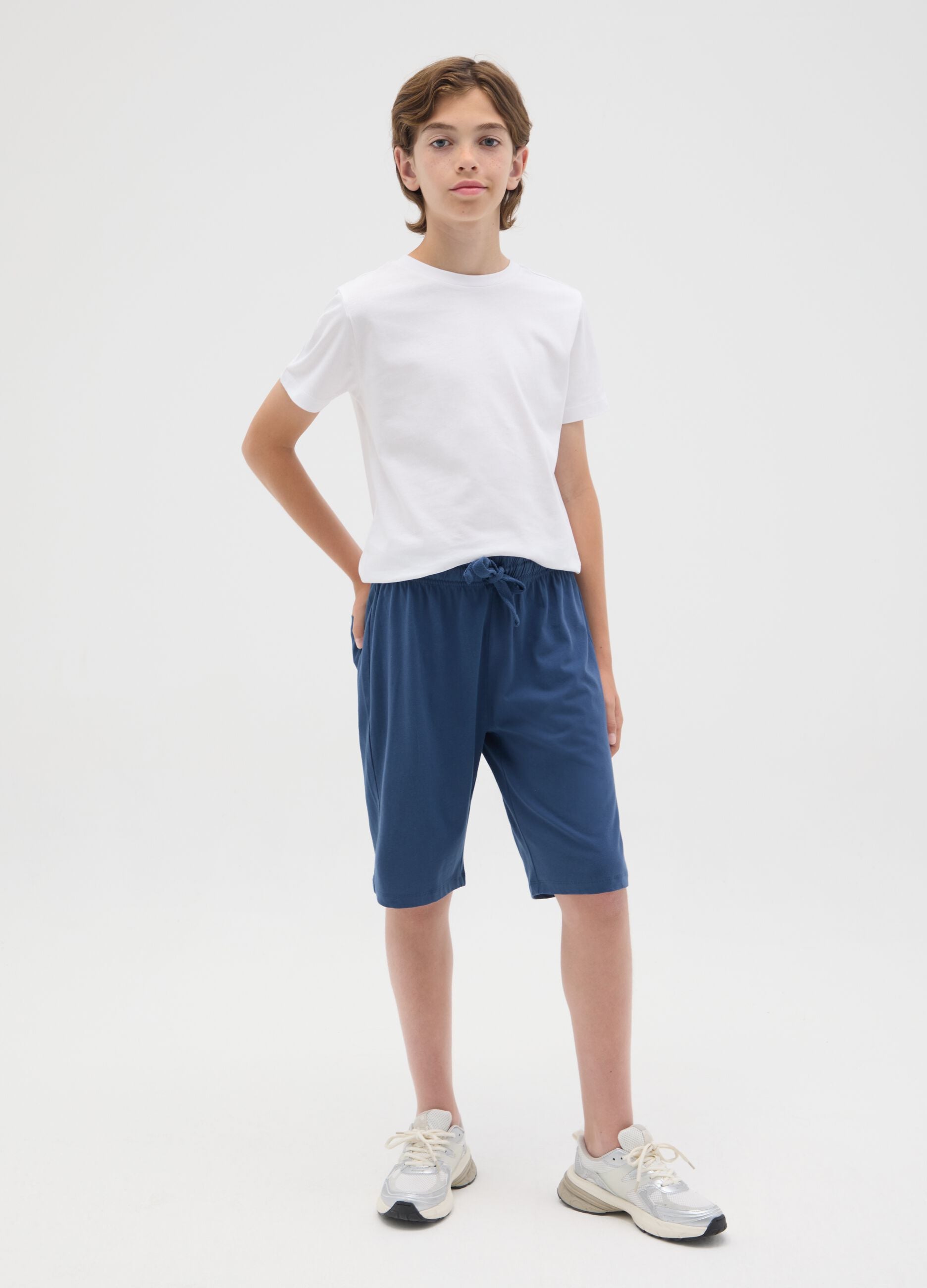 Boys&rsquo; blue regular-fit Bermuda shorts in 100% cotton