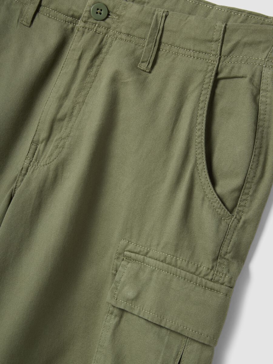 Green regular-fit pure cotton cargo shorts_5
