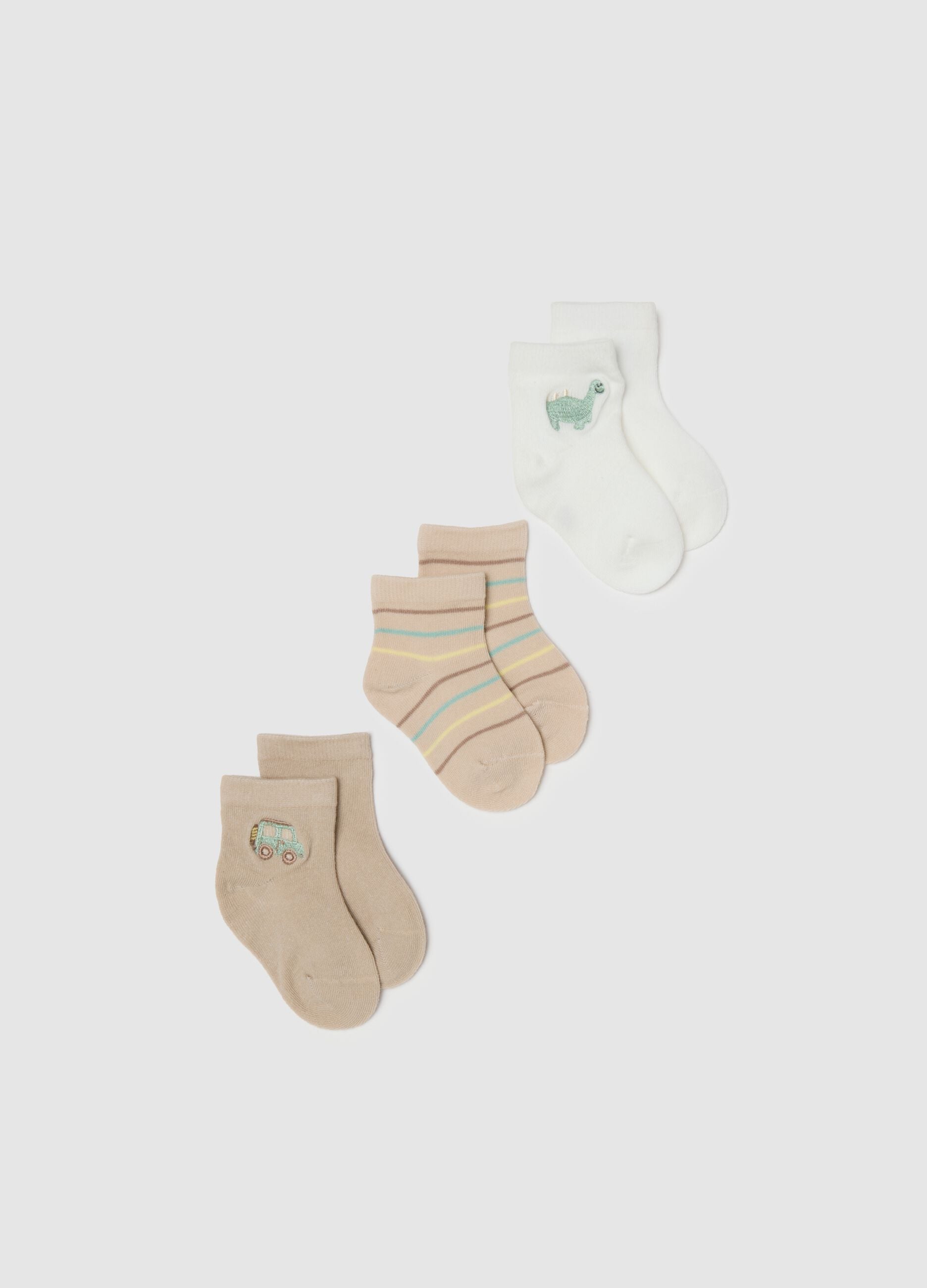 Multicolour cotton blend sock tripack for newborns with embroidery