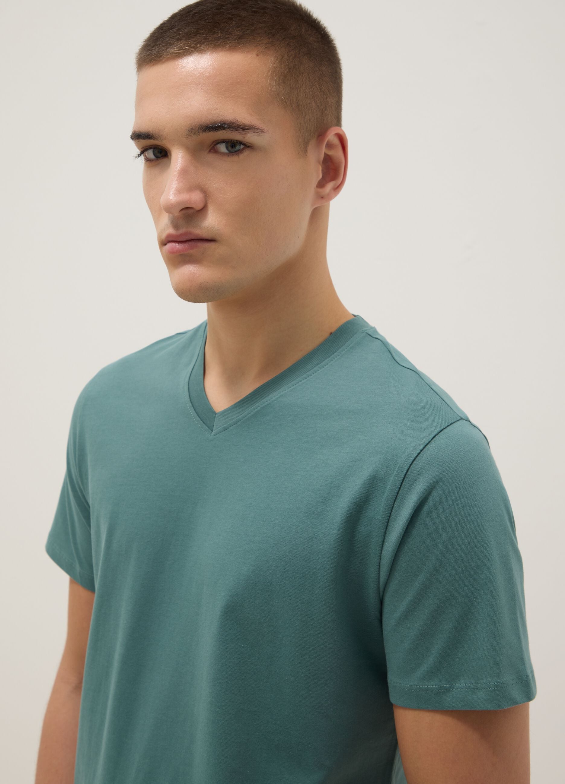 Green pure cotton V-neck regular fit T-shirt