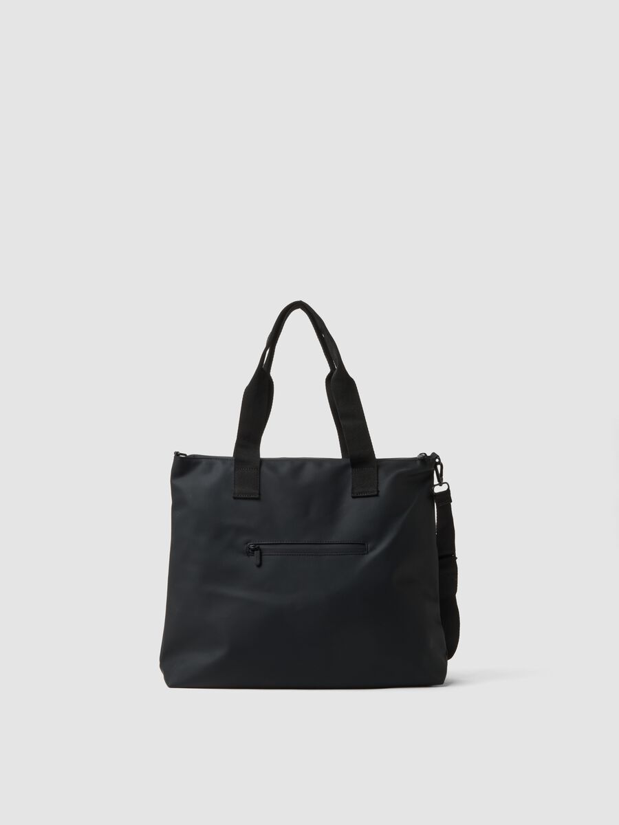 Borsa nera a mano con tracolla removibile_2