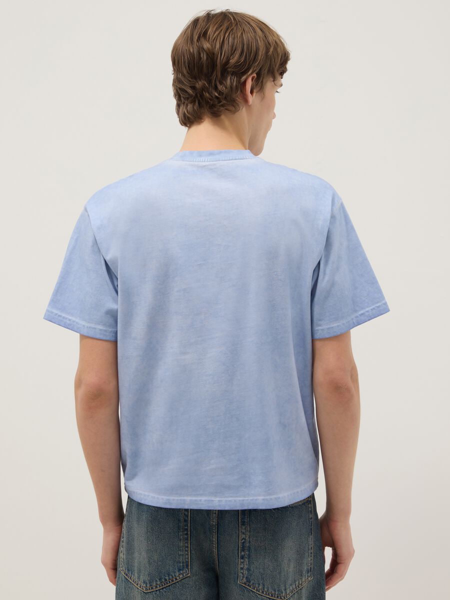 T-shirt in puro cotone azzurro regular fit con tasca_3