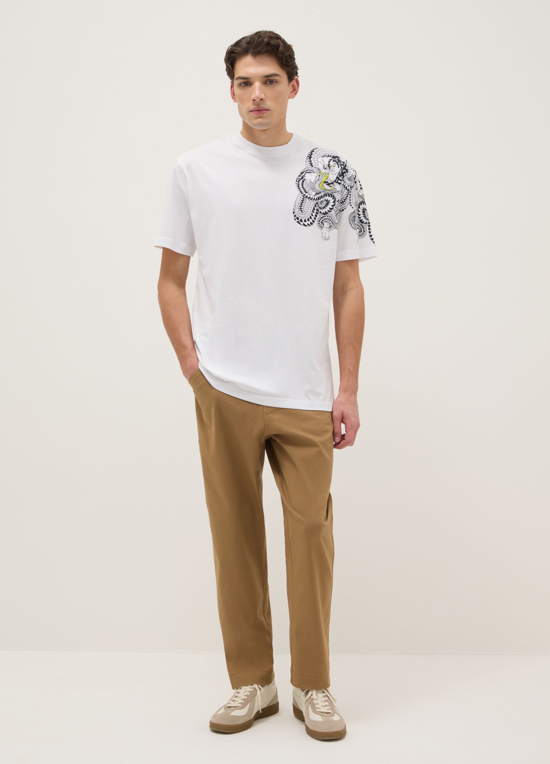 White pure cotton regular fit T-shirt with graphics