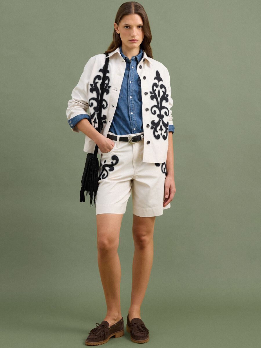 White linen and lyocell blend blazer with contrasting embroidery, regular fit_2