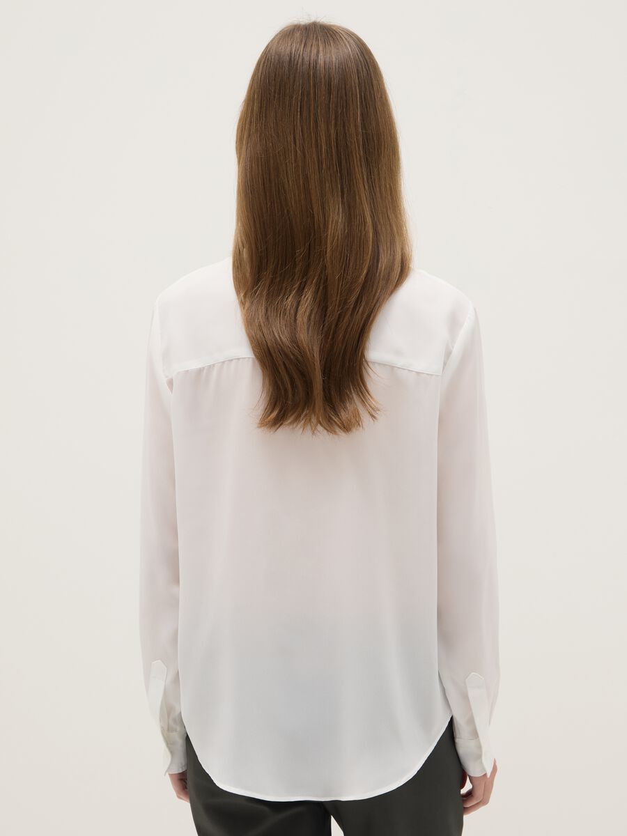 White crepe shirt with classic collar_2